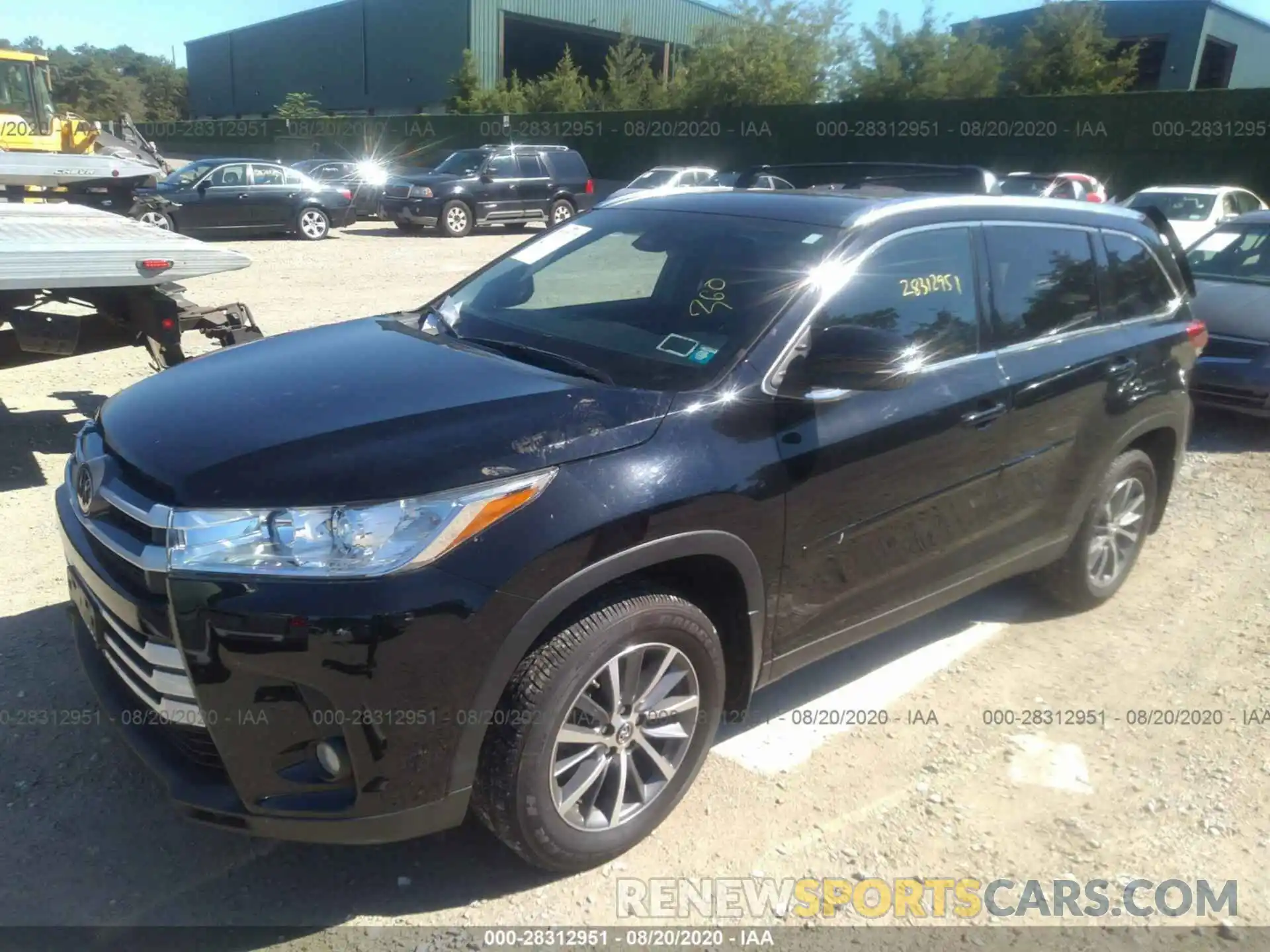 2 Photograph of a damaged car 5TDJZRFH6KS591625 TOYOTA HIGHLANDER 2019