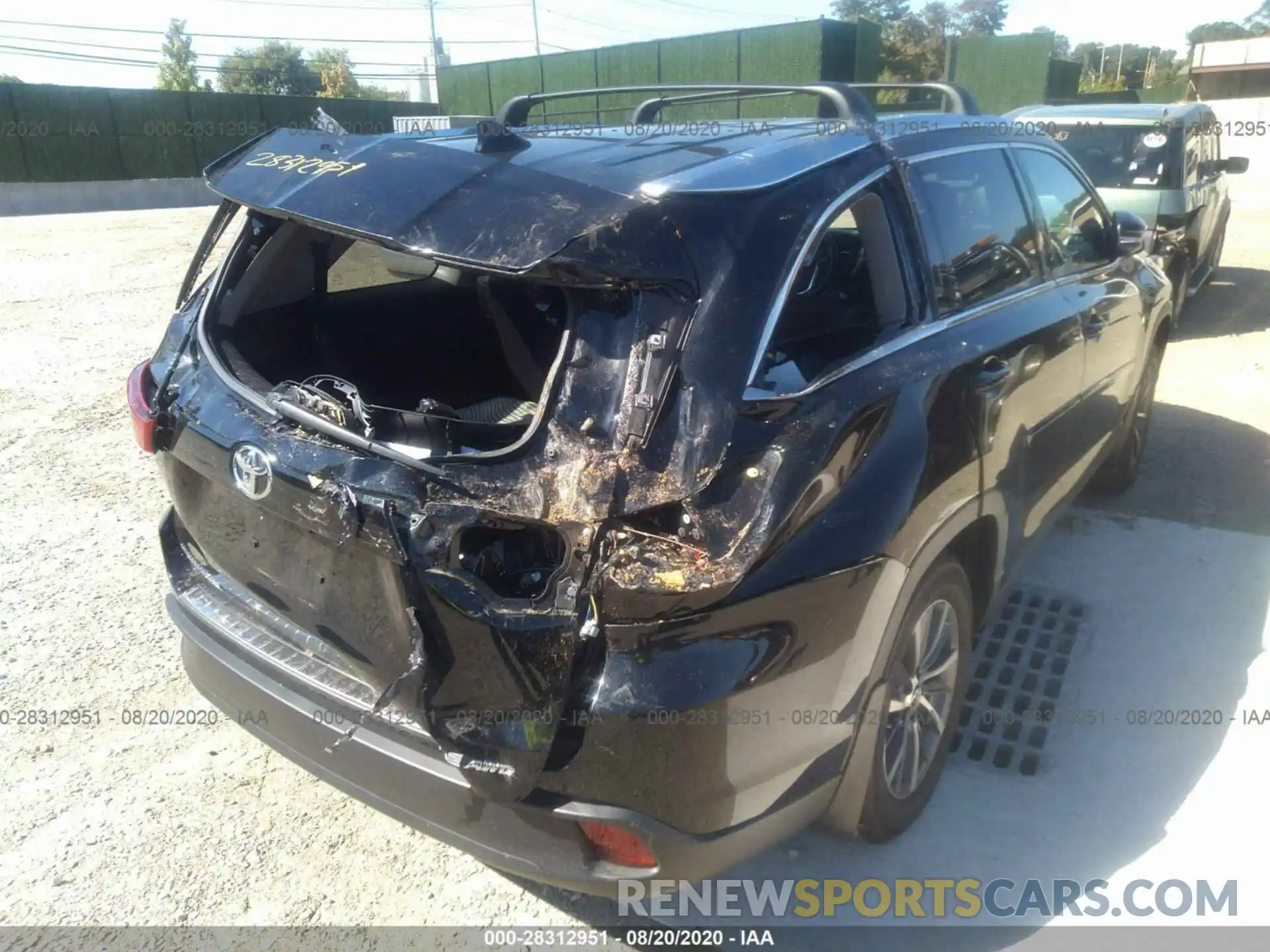 6 Photograph of a damaged car 5TDJZRFH6KS591625 TOYOTA HIGHLANDER 2019