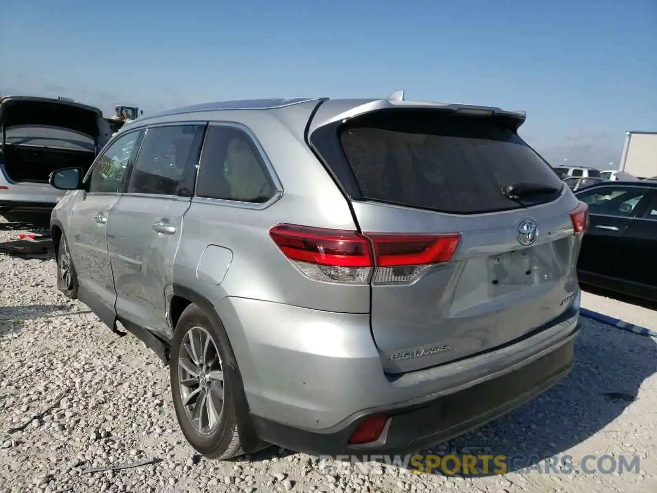 3 Фотография поврежденного автомобиля 5TDJZRFH6KS592905 TOYOTA HIGHLANDER 2019