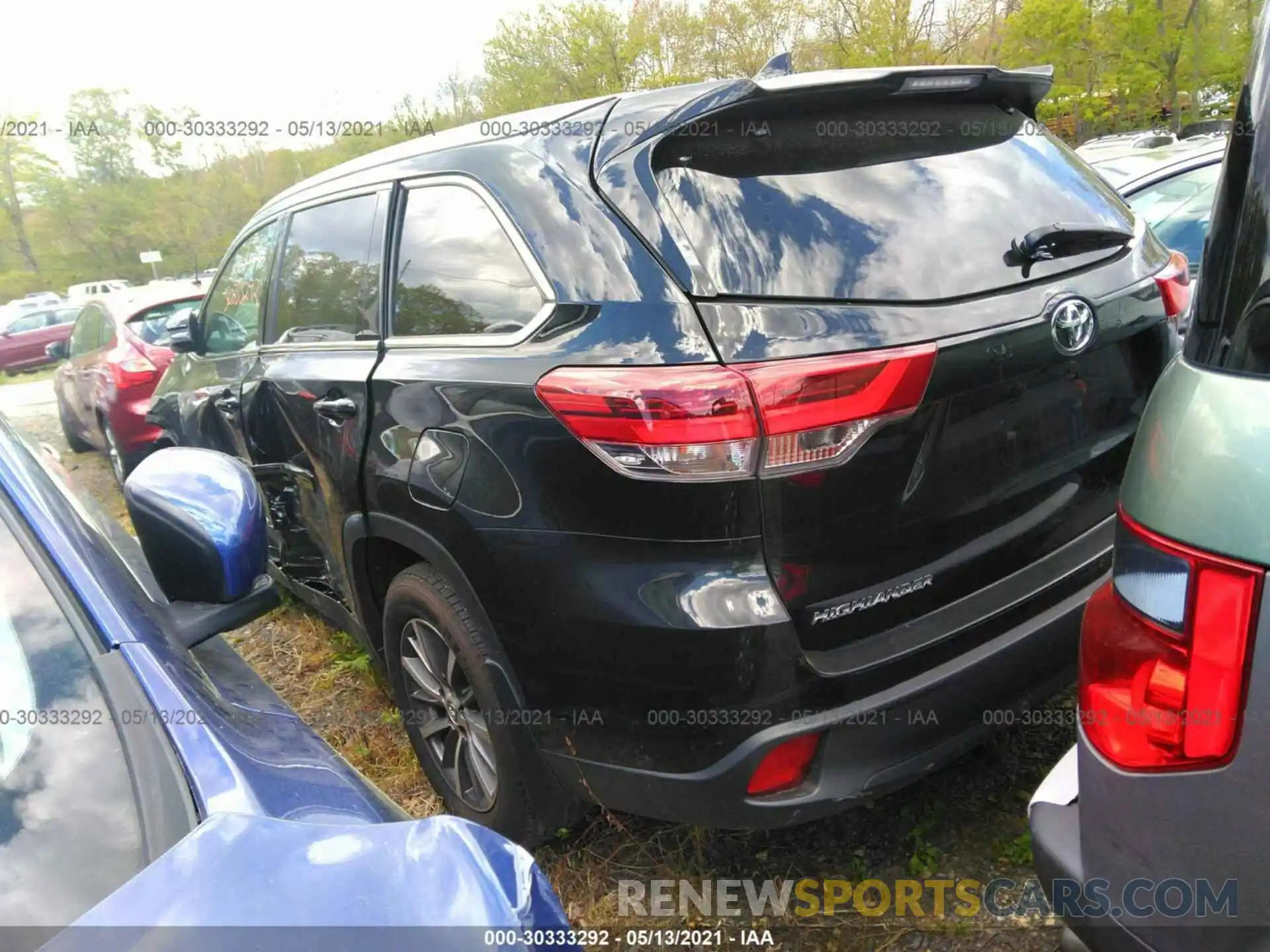 3 Photograph of a damaged car 5TDJZRFH6KS594203 TOYOTA HIGHLANDER 2019