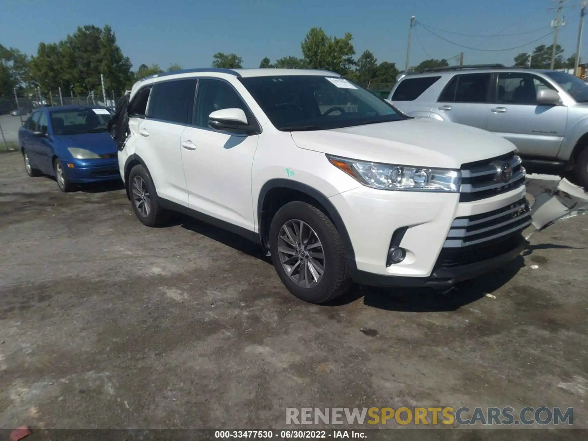 1 Photograph of a damaged car 5TDJZRFH6KS594492 TOYOTA HIGHLANDER 2019