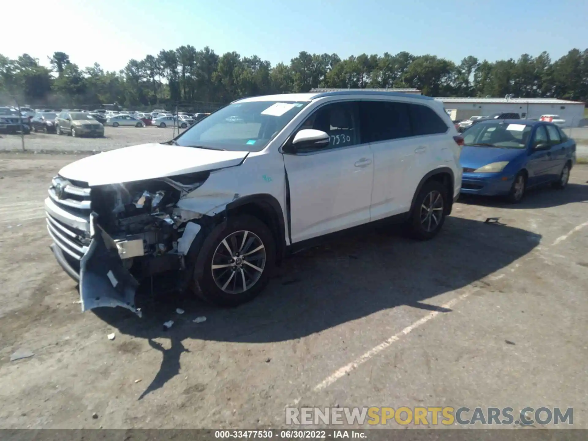 2 Photograph of a damaged car 5TDJZRFH6KS594492 TOYOTA HIGHLANDER 2019