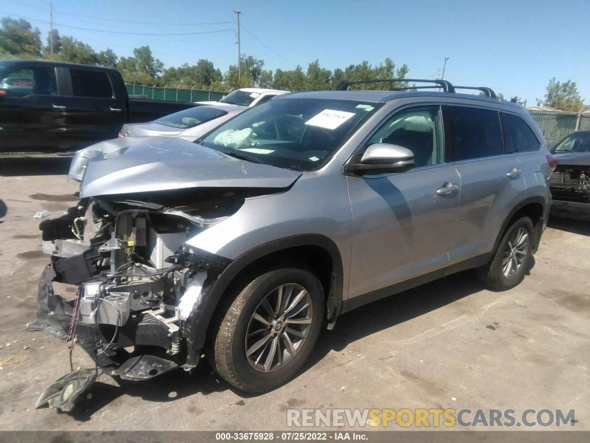 2 Photograph of a damaged car 5TDJZRFH6KS595383 TOYOTA HIGHLANDER 2019