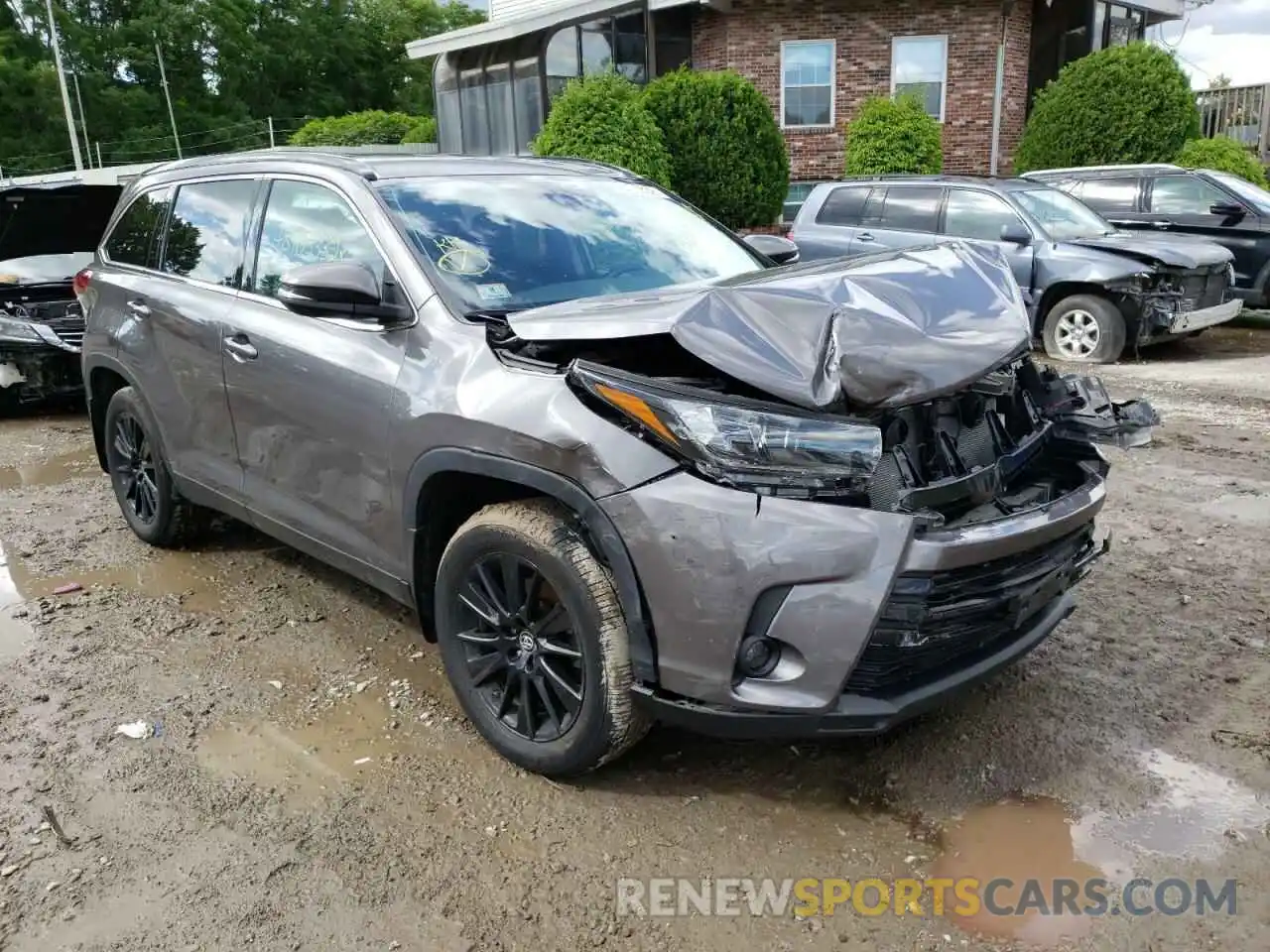 1 Photograph of a damaged car 5TDJZRFH6KS600145 TOYOTA HIGHLANDER 2019