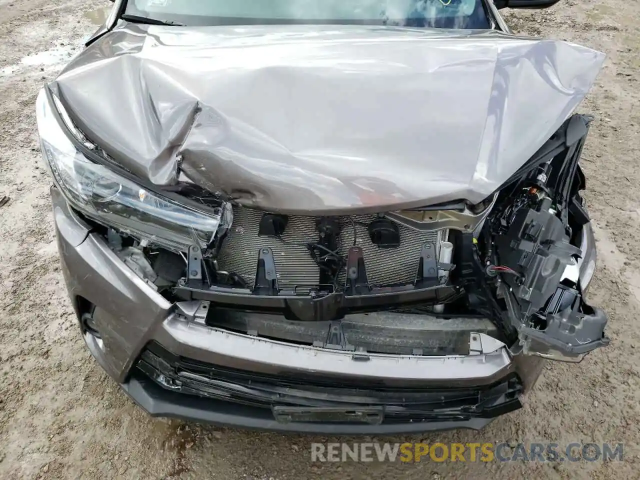 7 Photograph of a damaged car 5TDJZRFH6KS600145 TOYOTA HIGHLANDER 2019