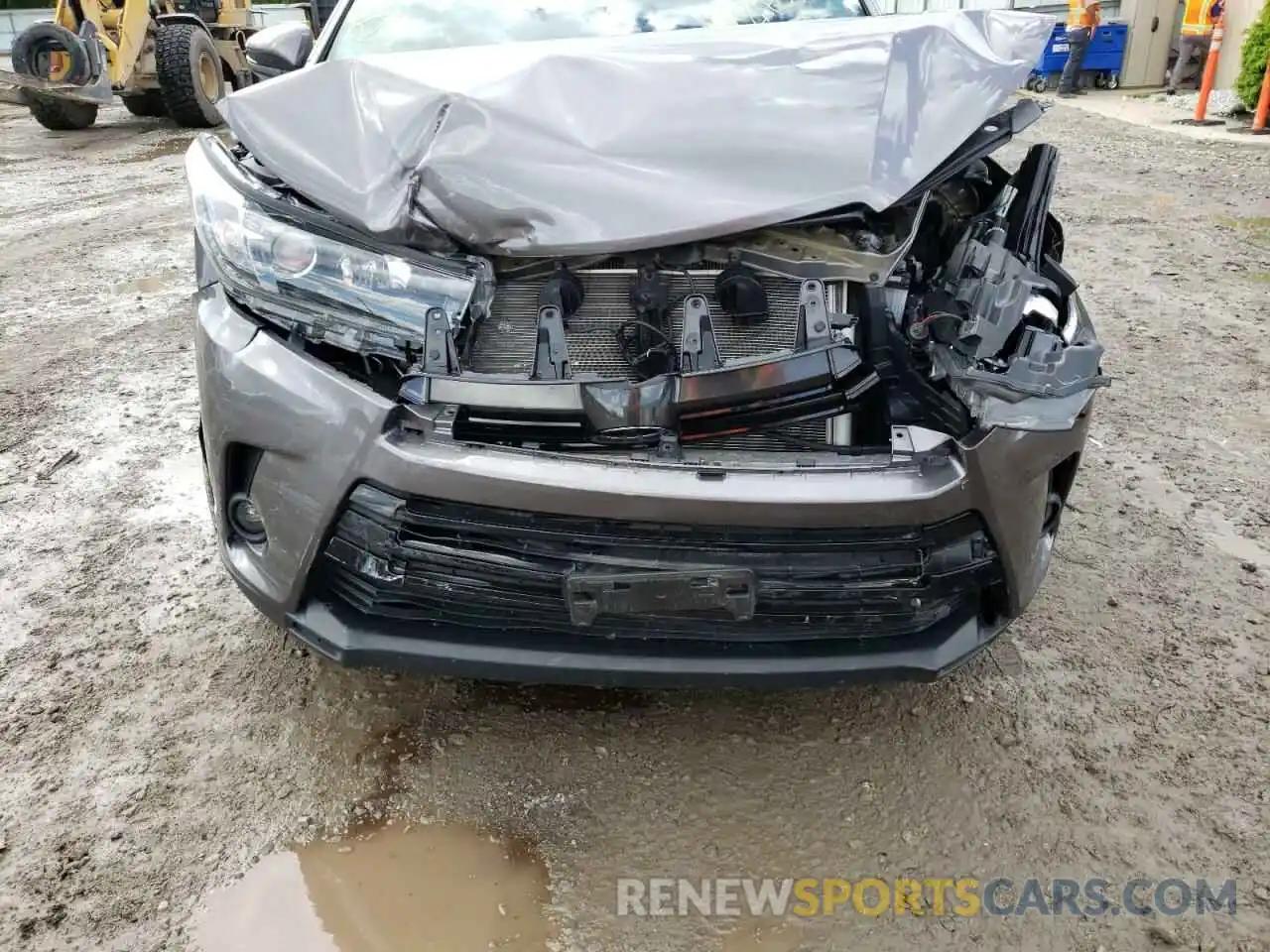 9 Photograph of a damaged car 5TDJZRFH6KS600145 TOYOTA HIGHLANDER 2019