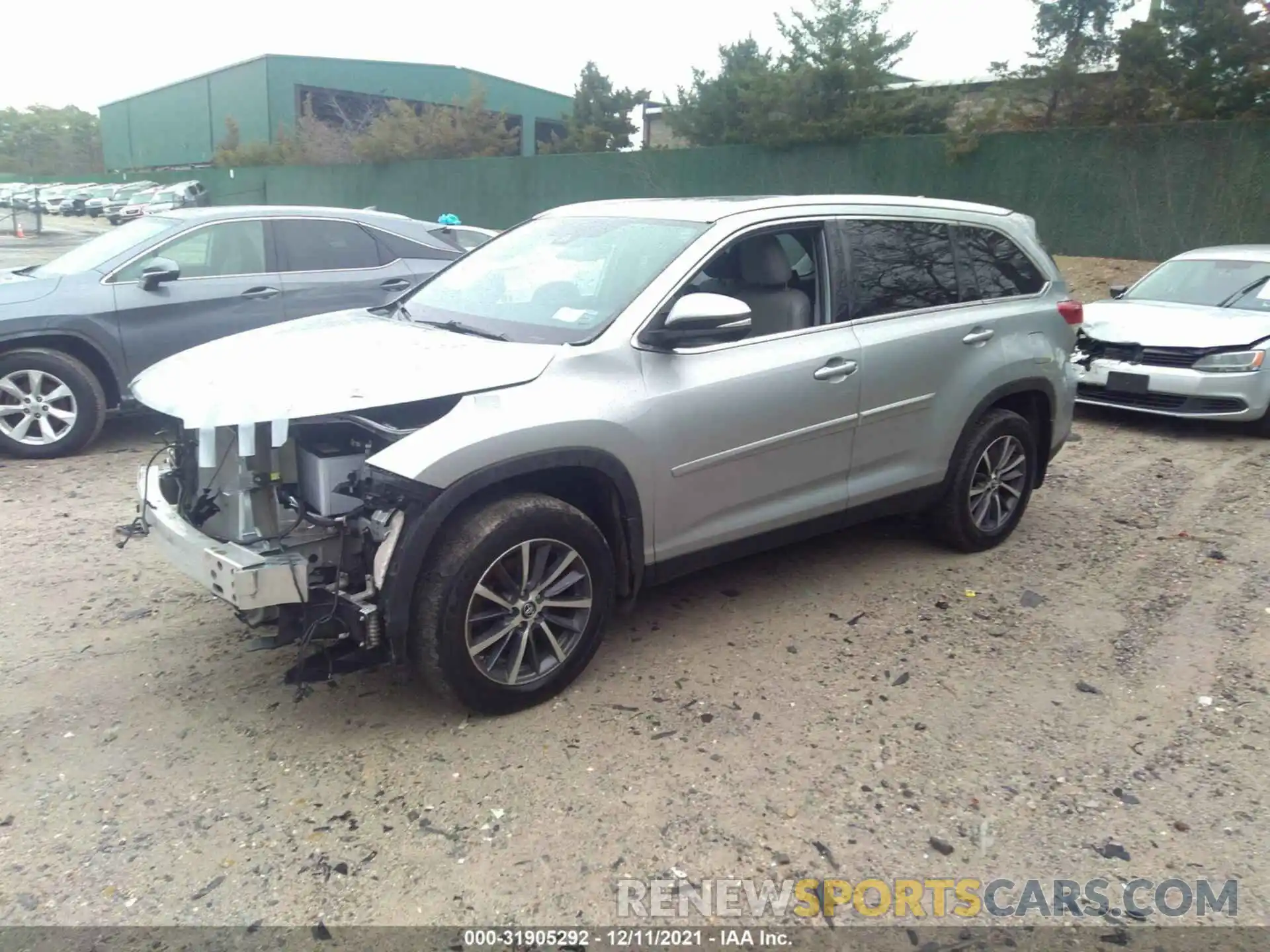 2 Photograph of a damaged car 5TDJZRFH6KS601280 TOYOTA HIGHLANDER 2019