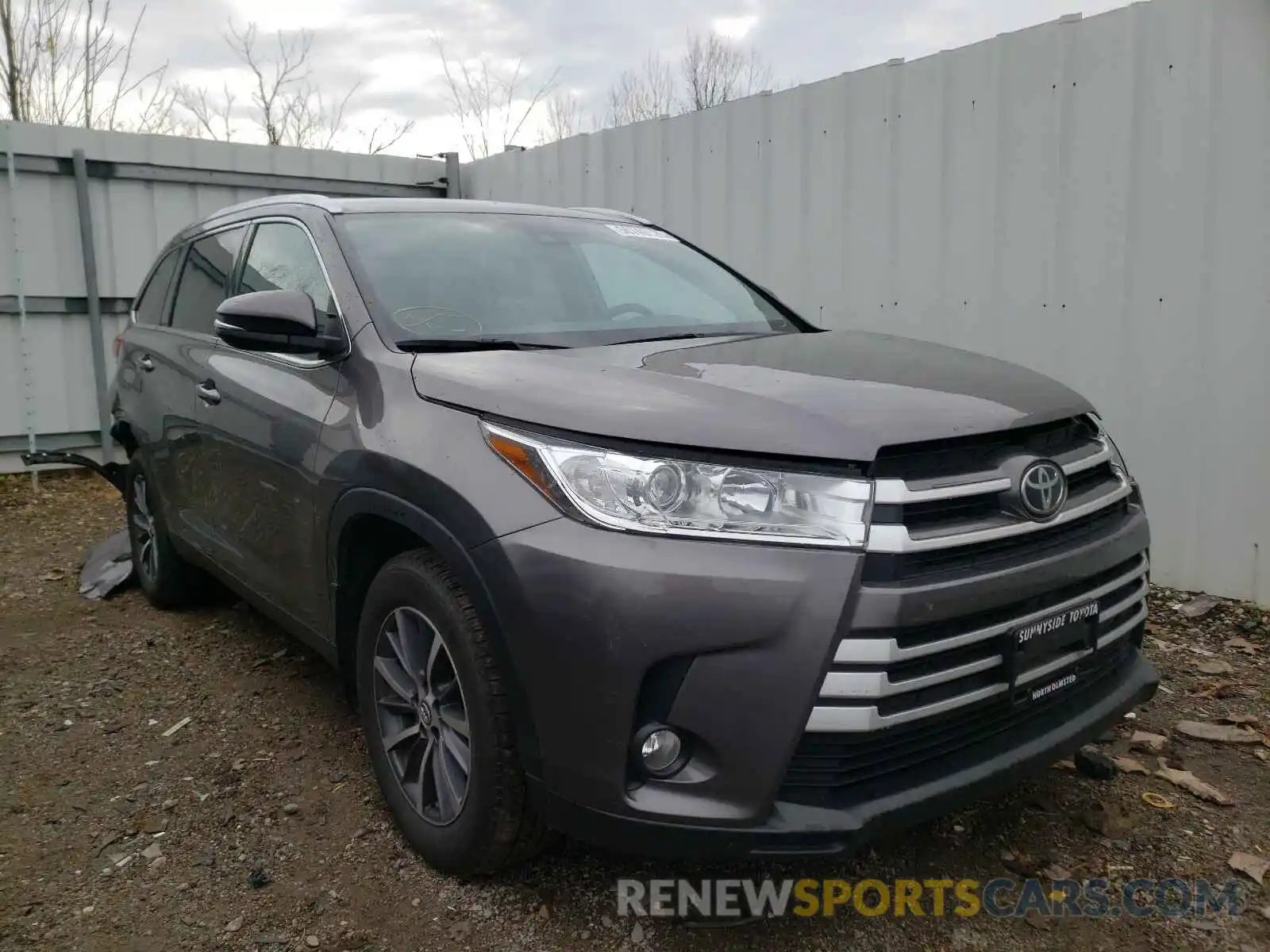 1 Photograph of a damaged car 5TDJZRFH6KS603904 TOYOTA HIGHLANDER 2019