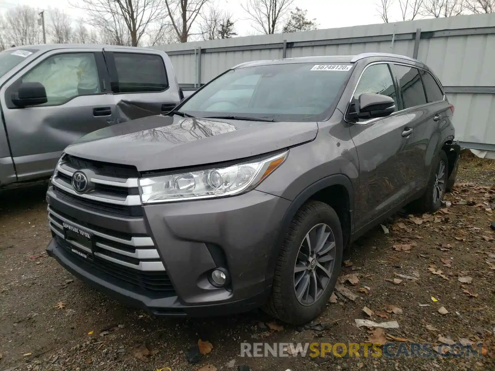 2 Photograph of a damaged car 5TDJZRFH6KS603904 TOYOTA HIGHLANDER 2019