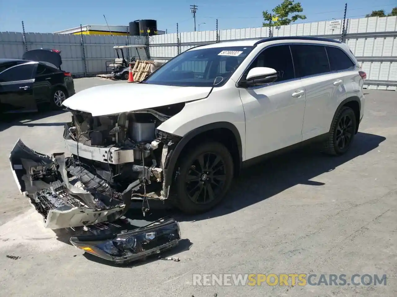 2 Photograph of a damaged car 5TDJZRFH6KS604650 TOYOTA HIGHLANDER 2019