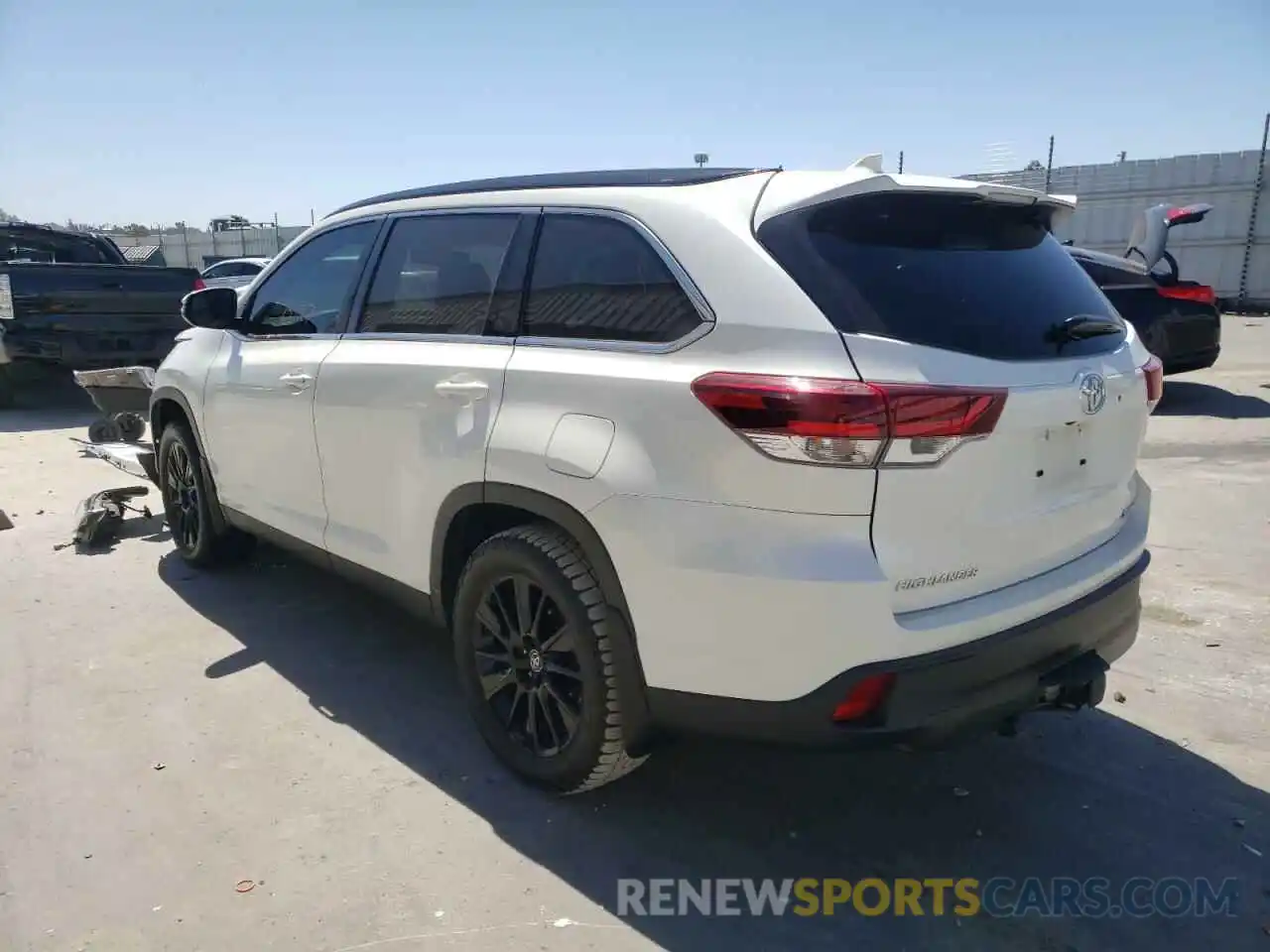 3 Photograph of a damaged car 5TDJZRFH6KS604650 TOYOTA HIGHLANDER 2019