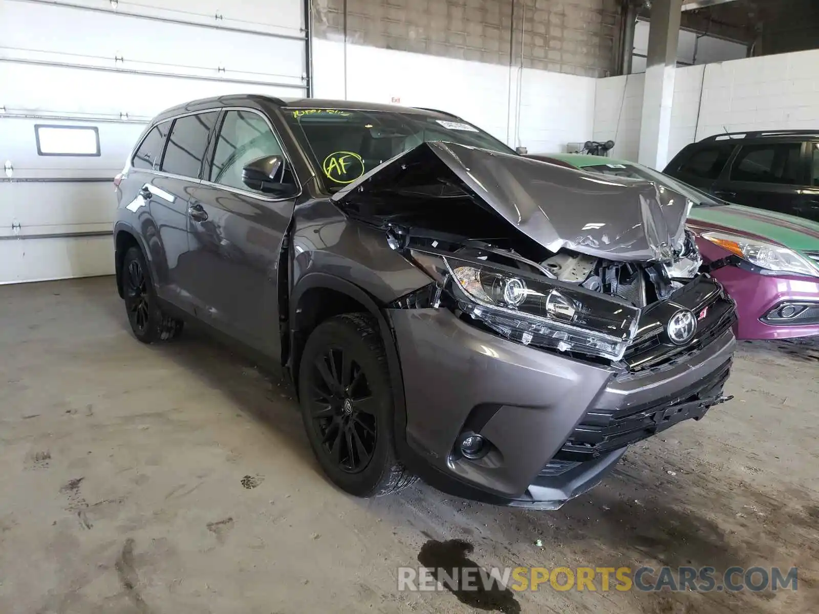 1 Photograph of a damaged car 5TDJZRFH6KS608407 TOYOTA HIGHLANDER 2019