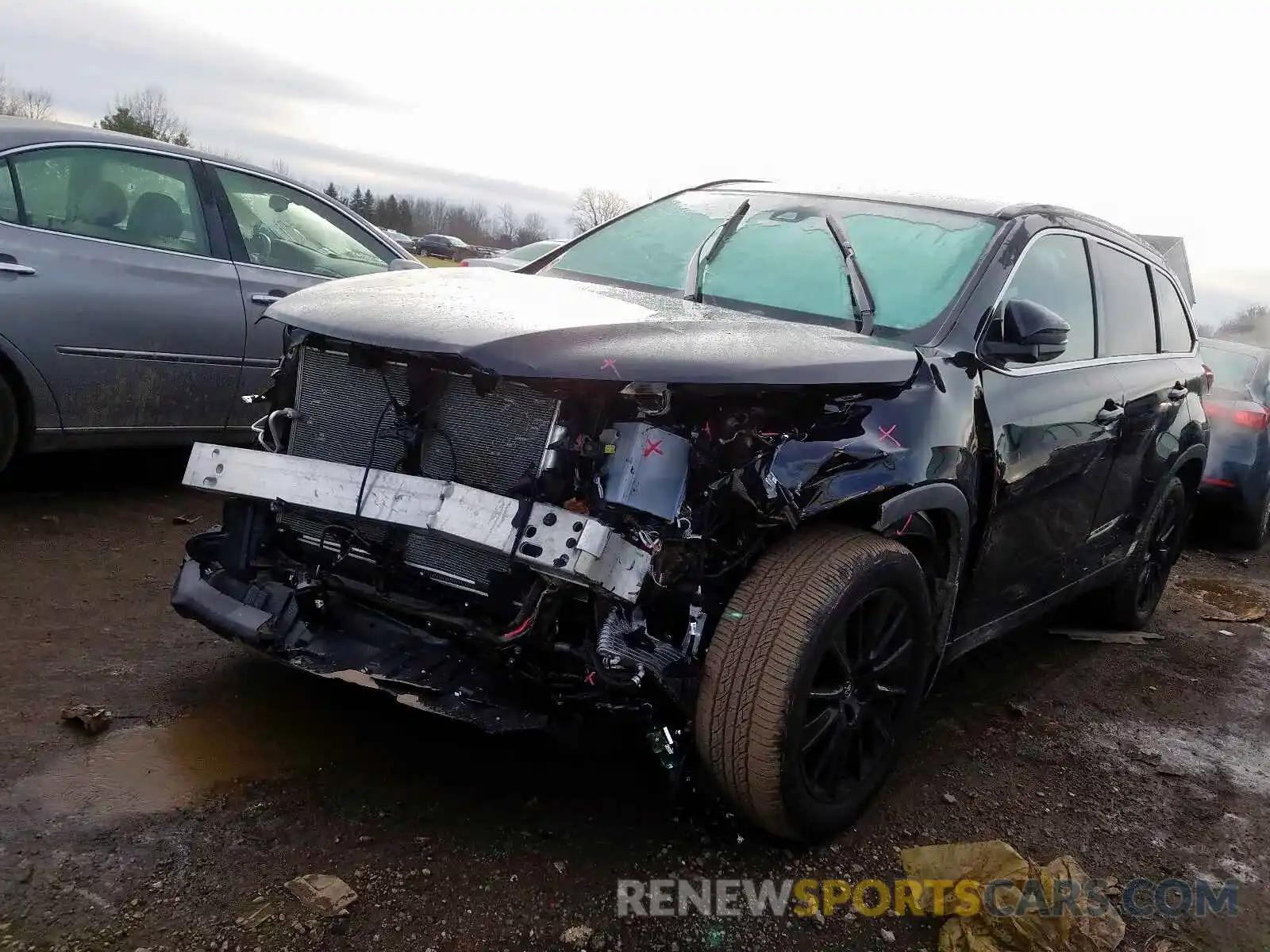 2 Photograph of a damaged car 5TDJZRFH6KS608536 TOYOTA HIGHLANDER 2019