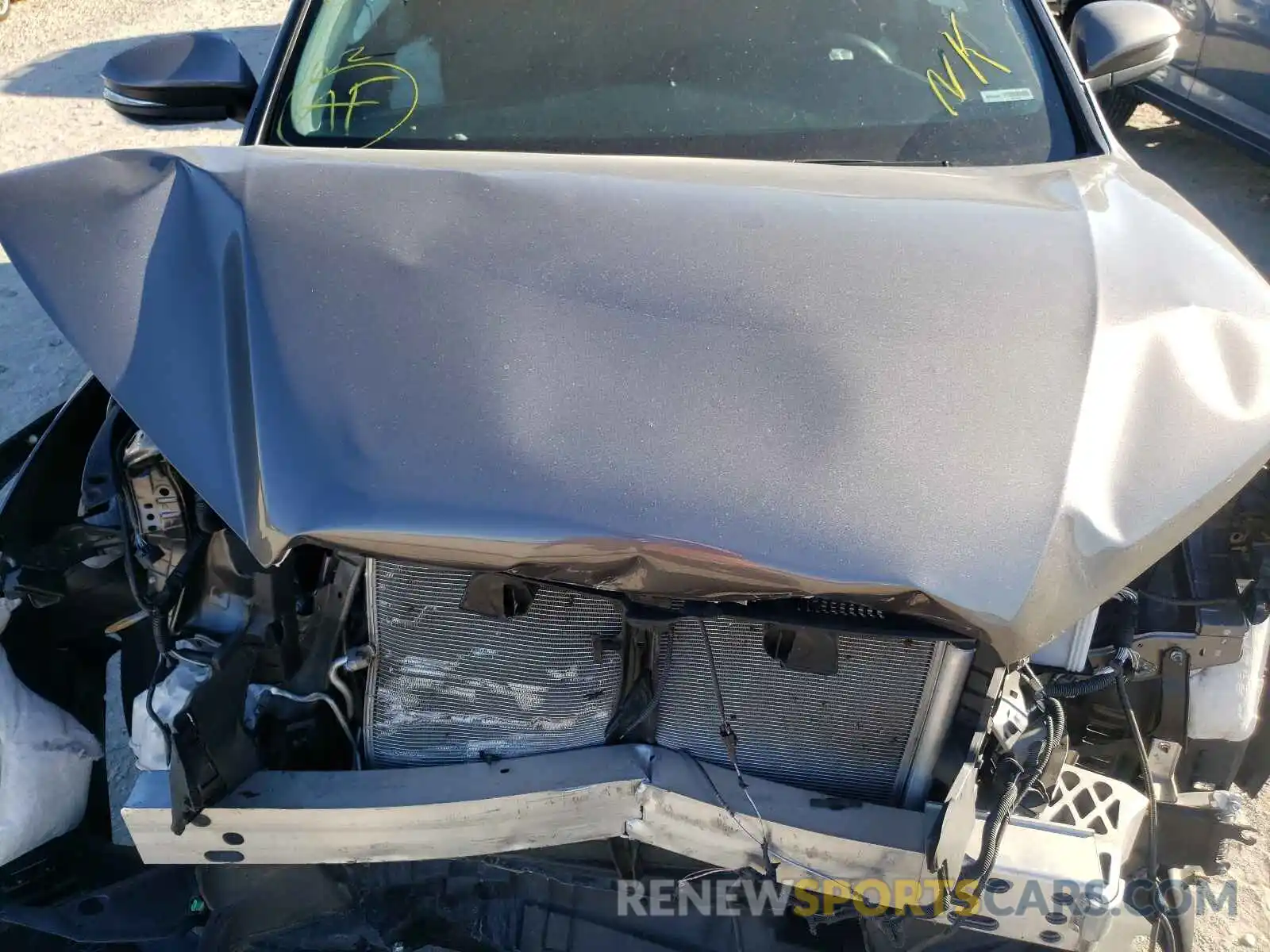 7 Photograph of a damaged car 5TDJZRFH6KS608813 TOYOTA HIGHLANDER 2019