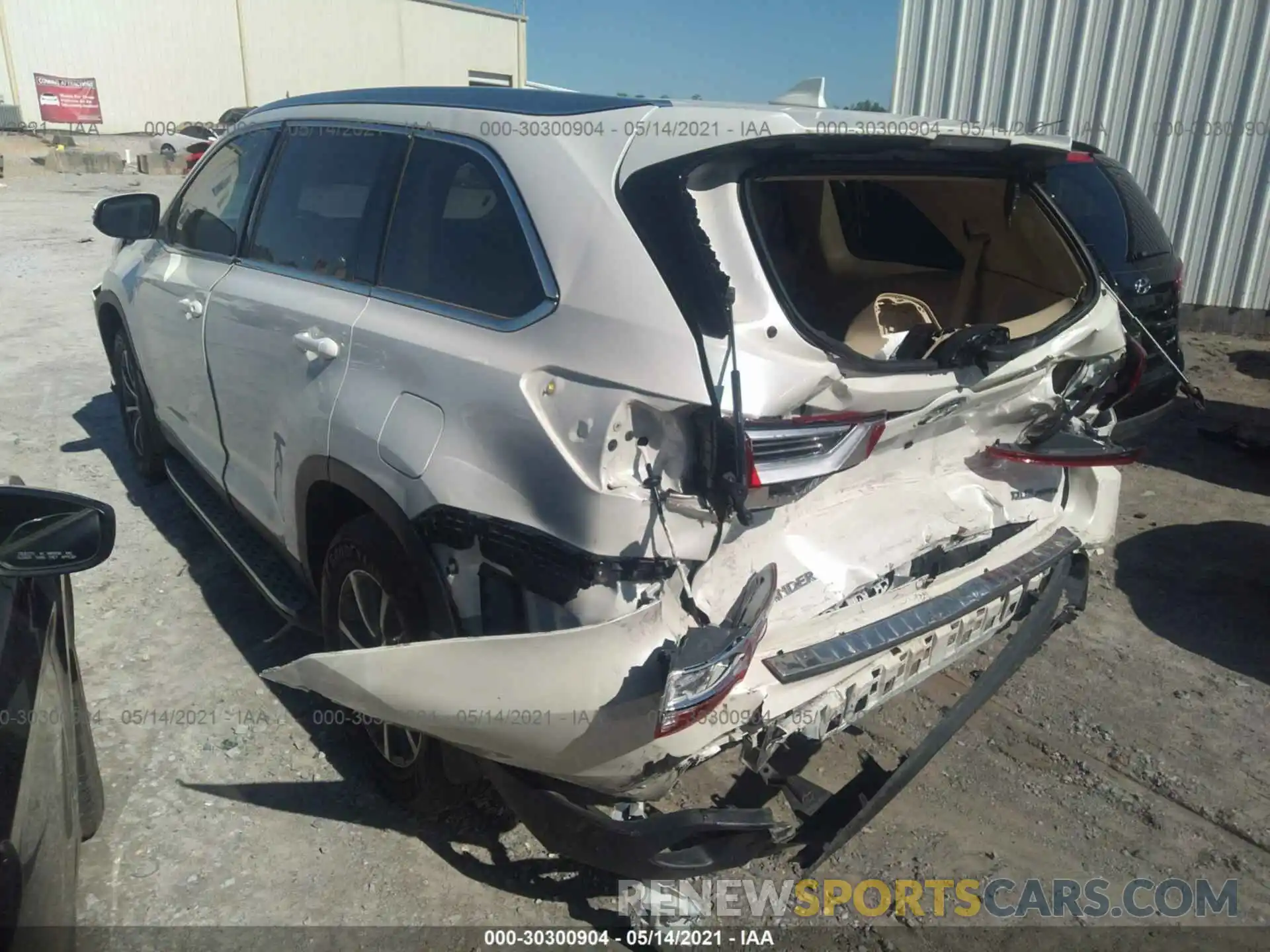 3 Photograph of a damaged car 5TDJZRFH6KS611856 TOYOTA HIGHLANDER 2019