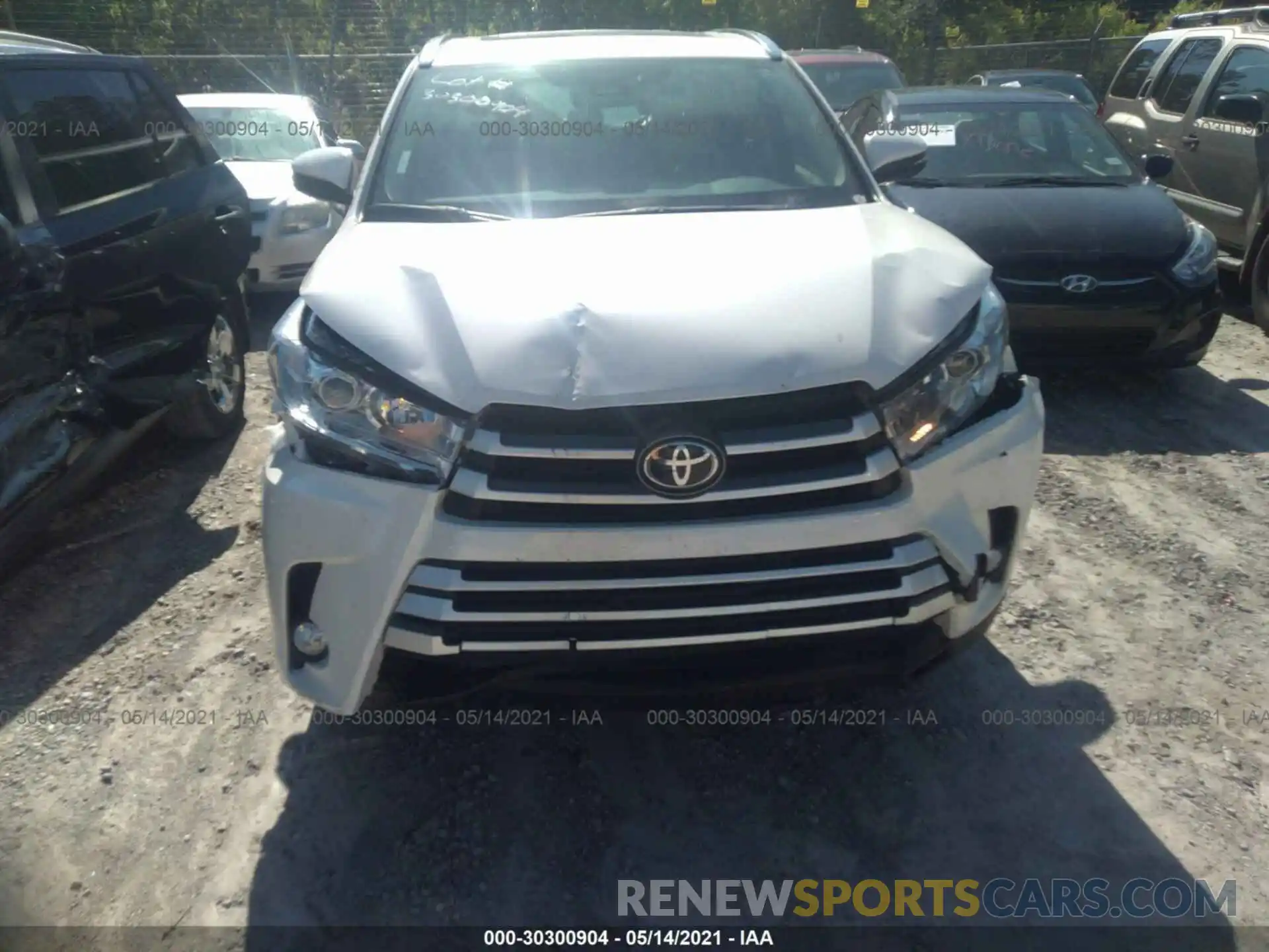 6 Photograph of a damaged car 5TDJZRFH6KS611856 TOYOTA HIGHLANDER 2019