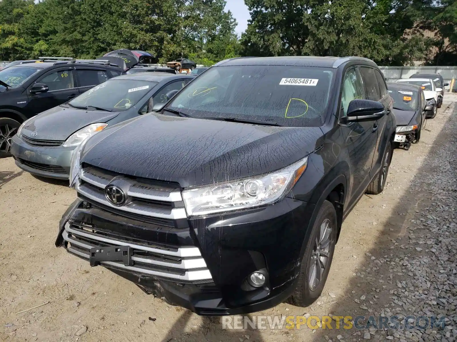 2 Photograph of a damaged car 5TDJZRFH6KS612134 TOYOTA HIGHLANDER 2019