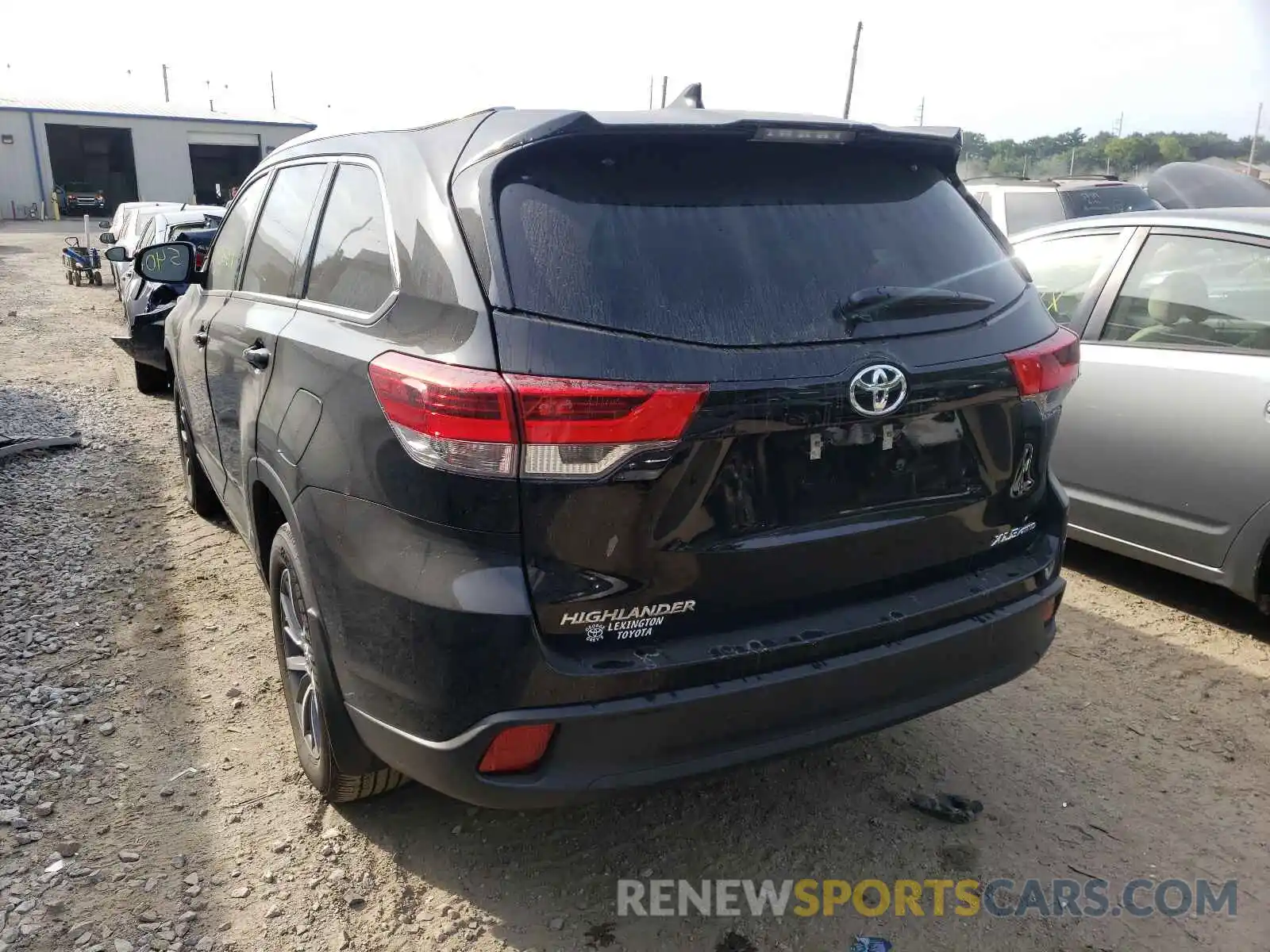 3 Photograph of a damaged car 5TDJZRFH6KS612134 TOYOTA HIGHLANDER 2019