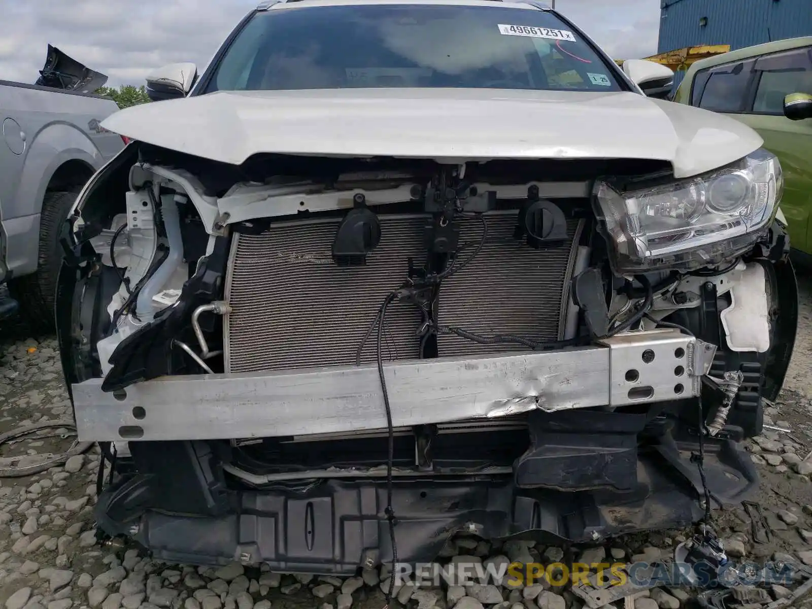 9 Photograph of a damaged car 5TDJZRFH6KS613946 TOYOTA HIGHLANDER 2019