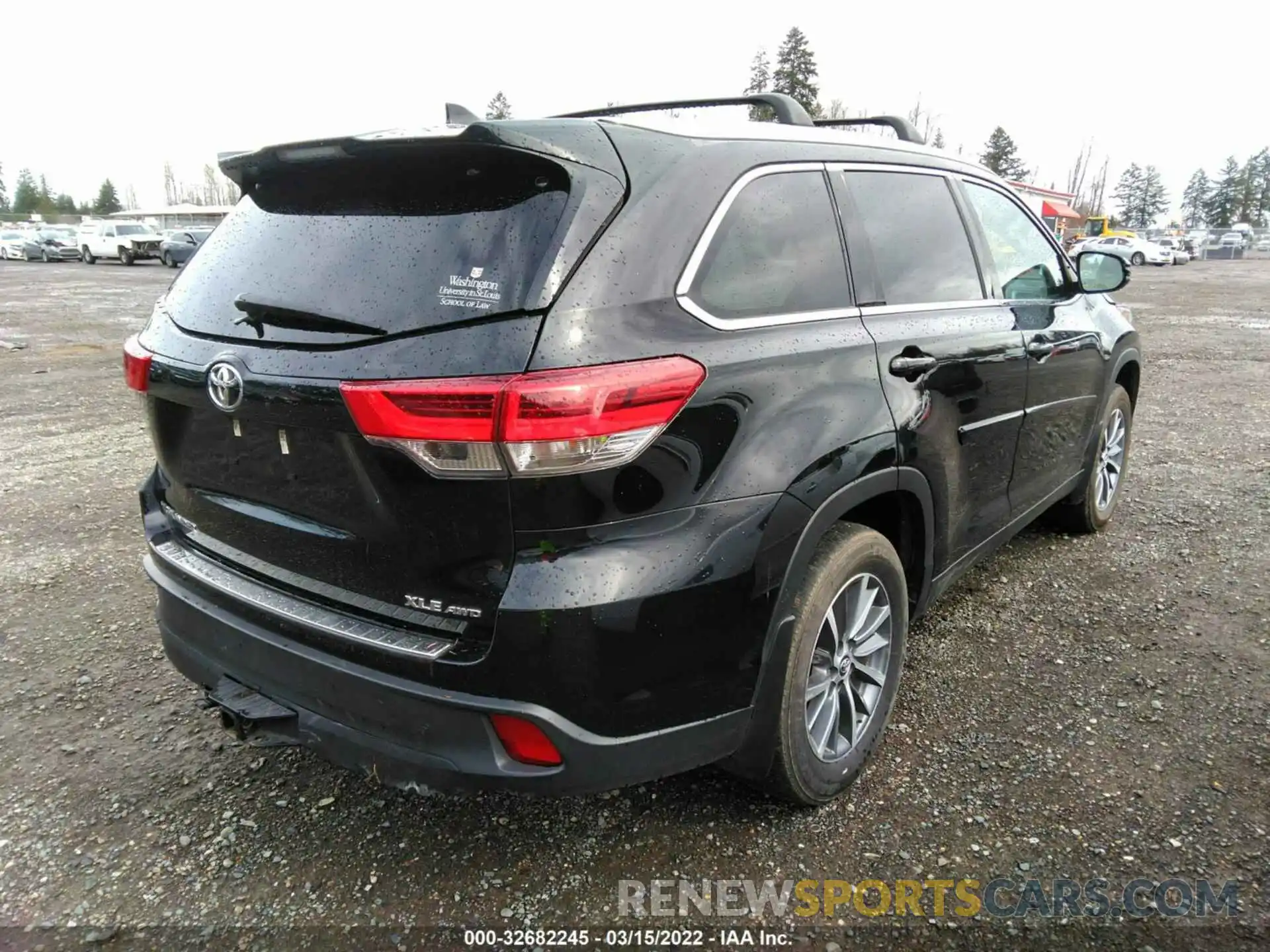 4 Photograph of a damaged car 5TDJZRFH6KS614997 TOYOTA HIGHLANDER 2019