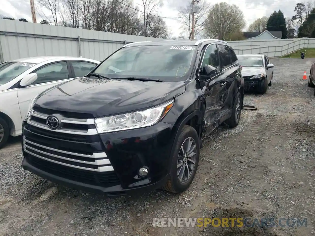 2 Photograph of a damaged car 5TDJZRFH6KS616099 TOYOTA HIGHLANDER 2019