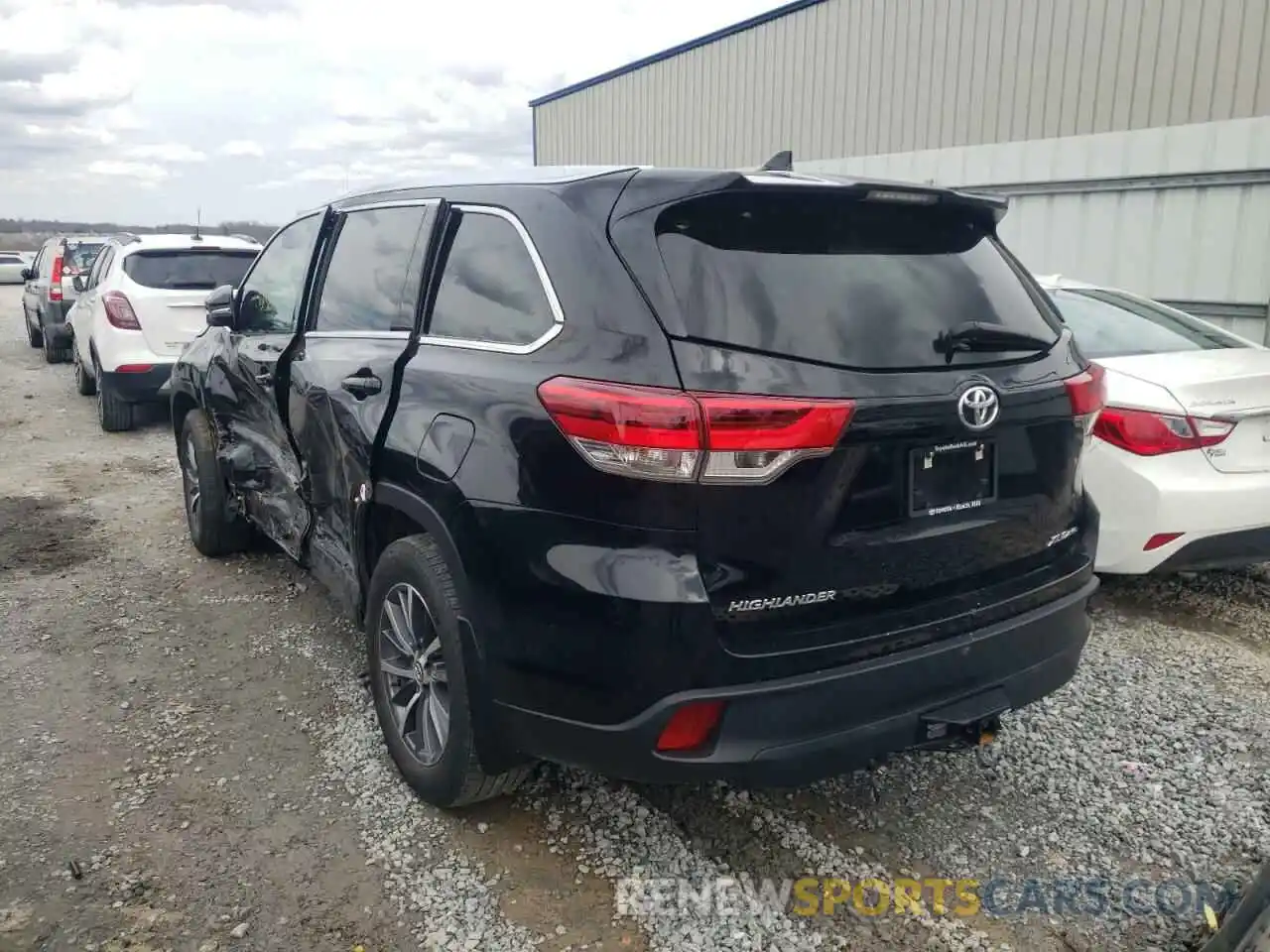 3 Photograph of a damaged car 5TDJZRFH6KS616099 TOYOTA HIGHLANDER 2019