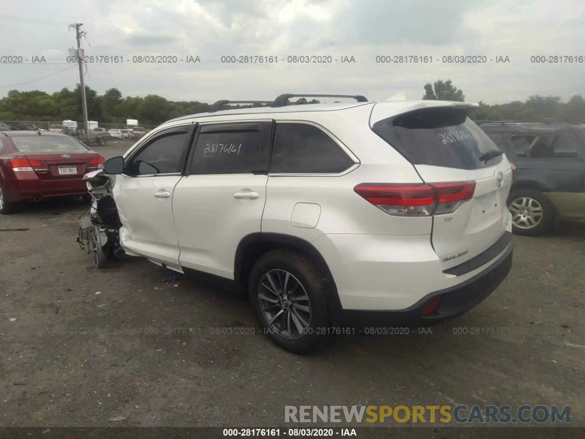 3 Photograph of a damaged car 5TDJZRFH6KS618371 TOYOTA HIGHLANDER 2019