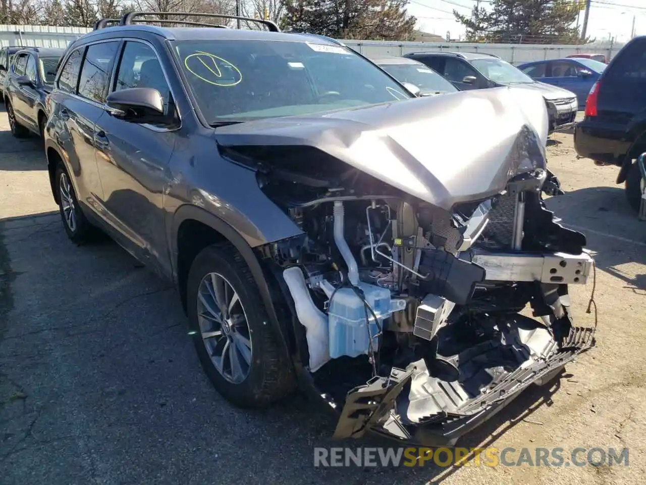 1 Photograph of a damaged car 5TDJZRFH6KS621092 TOYOTA HIGHLANDER 2019