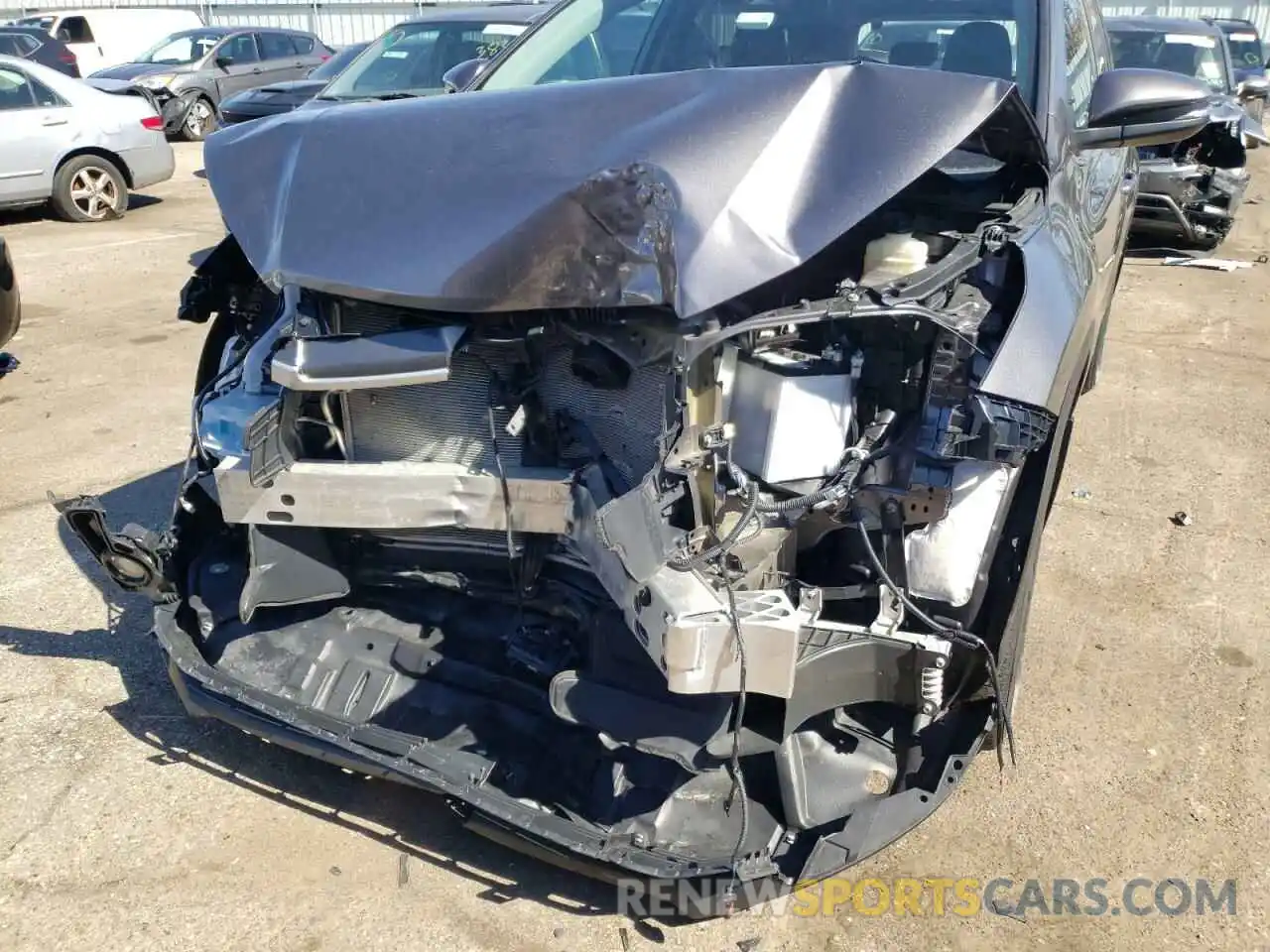 9 Photograph of a damaged car 5TDJZRFH6KS621092 TOYOTA HIGHLANDER 2019