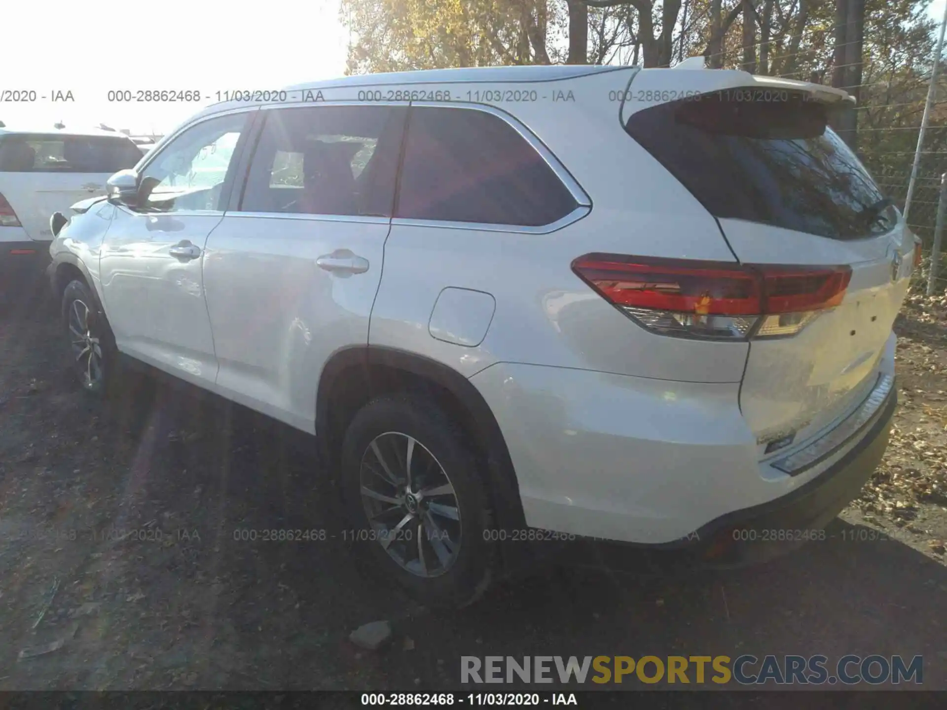 3 Photograph of a damaged car 5TDJZRFH6KS622758 TOYOTA HIGHLANDER 2019