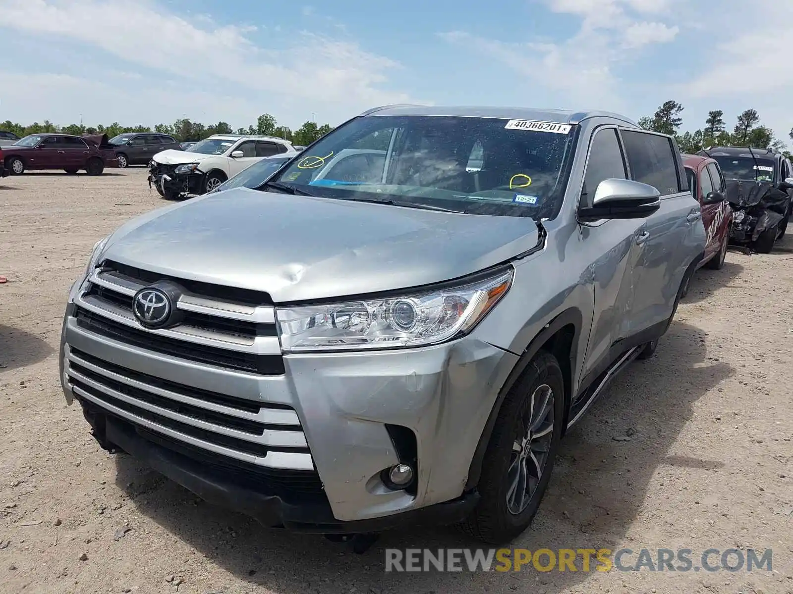 2 Photograph of a damaged car 5TDJZRFH6KS623831 TOYOTA HIGHLANDER 2019