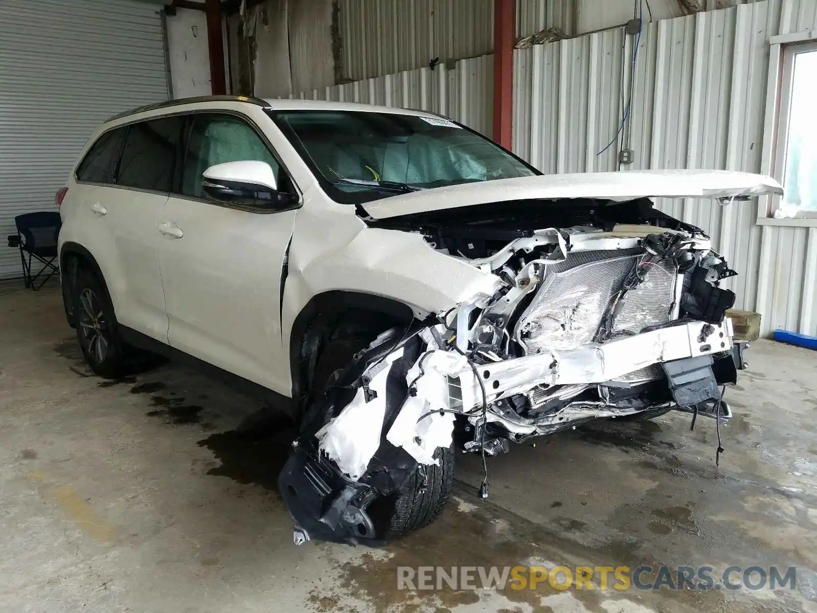 1 Photograph of a damaged car 5TDJZRFH6KS624560 TOYOTA HIGHLANDER 2019