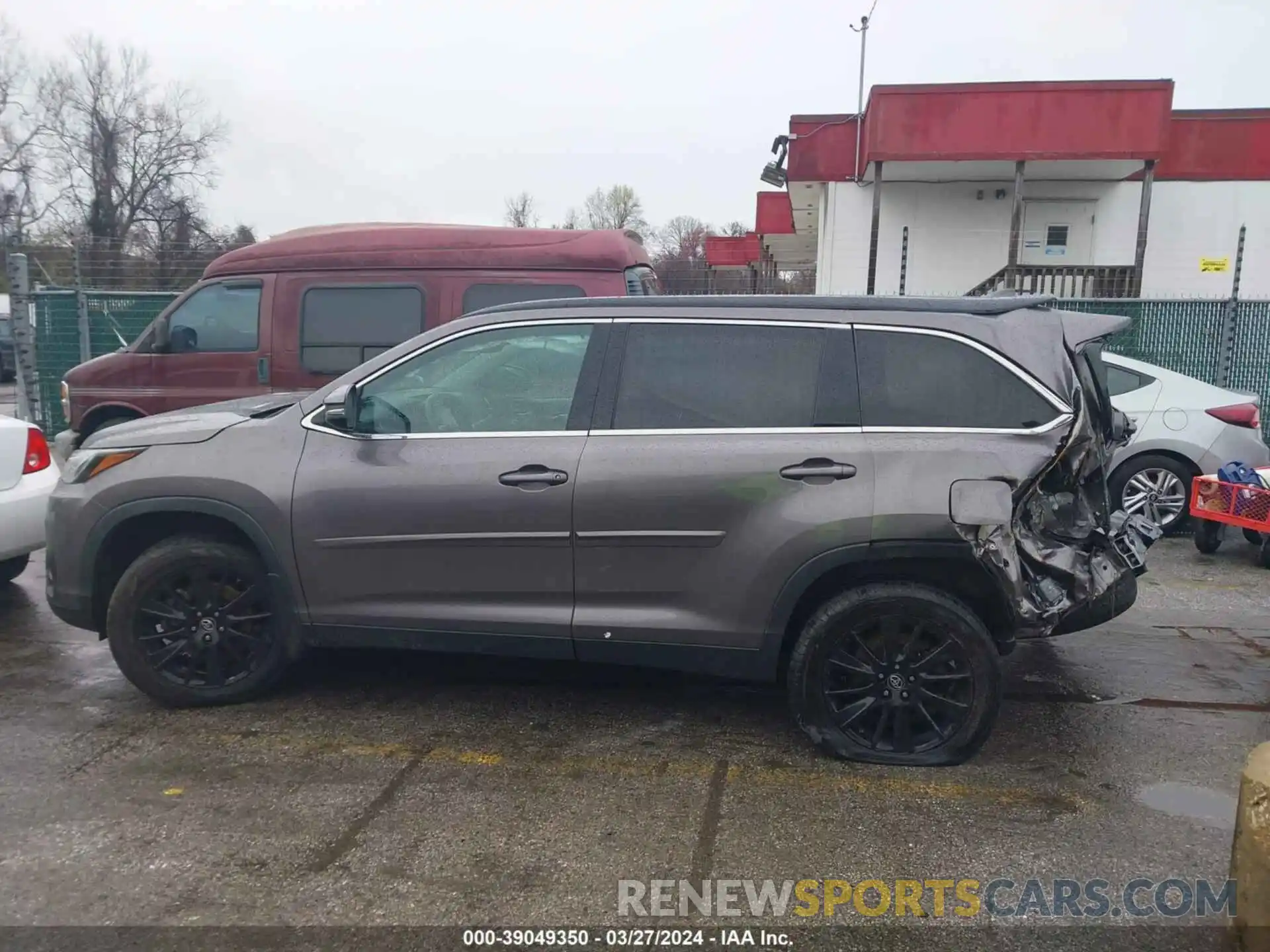 14 Photograph of a damaged car 5TDJZRFH6KS625286 TOYOTA HIGHLANDER 2019