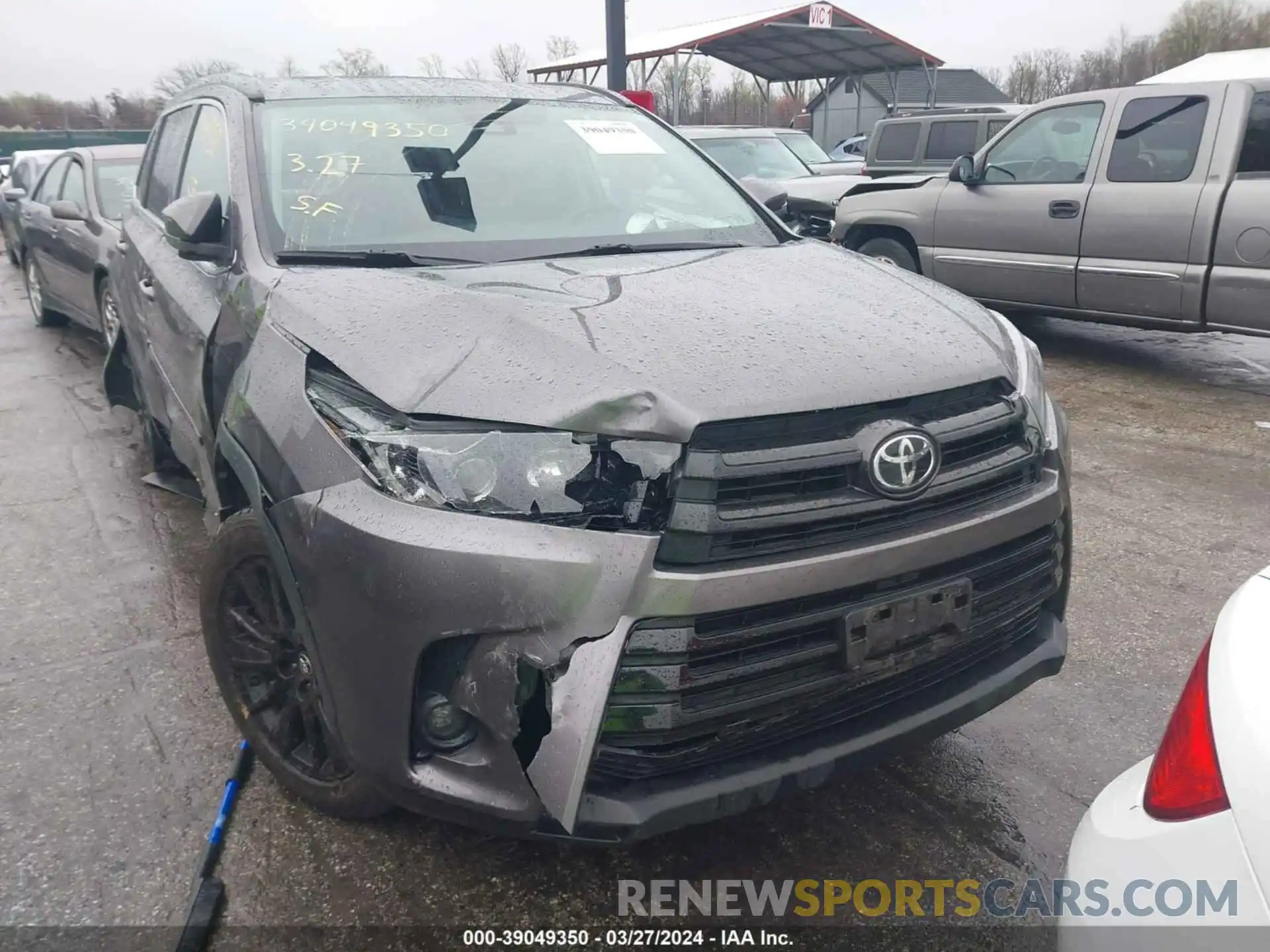 18 Photograph of a damaged car 5TDJZRFH6KS625286 TOYOTA HIGHLANDER 2019