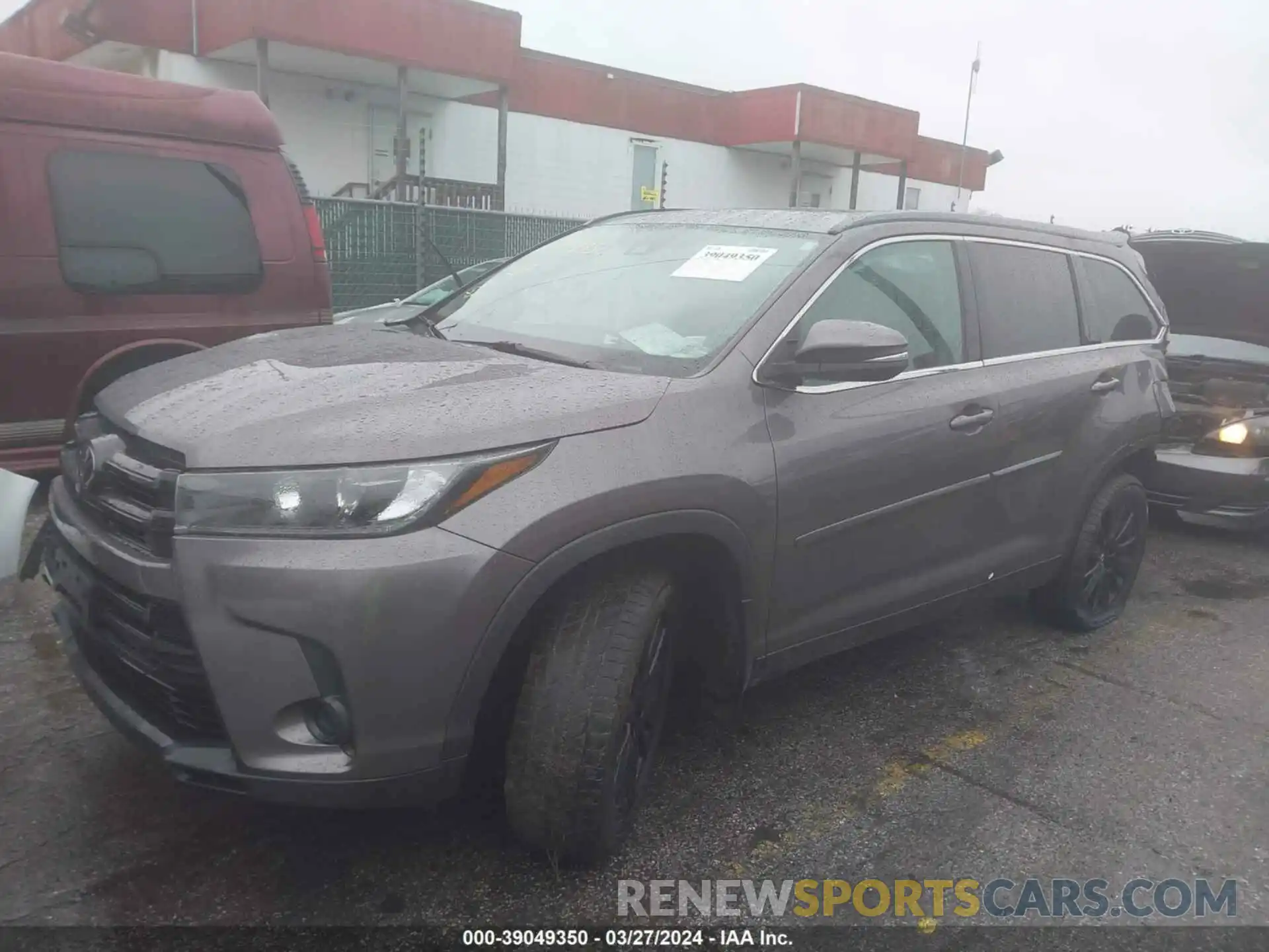 2 Photograph of a damaged car 5TDJZRFH6KS625286 TOYOTA HIGHLANDER 2019