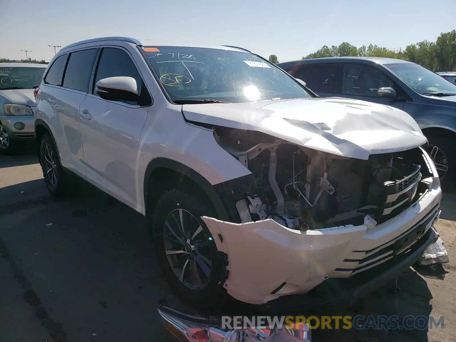 1 Photograph of a damaged car 5TDJZRFH6KS627717 TOYOTA HIGHLANDER 2019