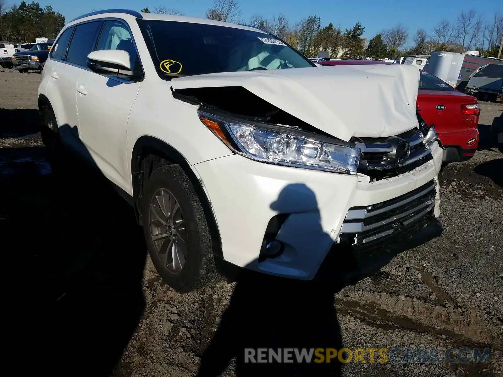 1 Photograph of a damaged car 5TDJZRFH6KS628446 TOYOTA HIGHLANDER 2019