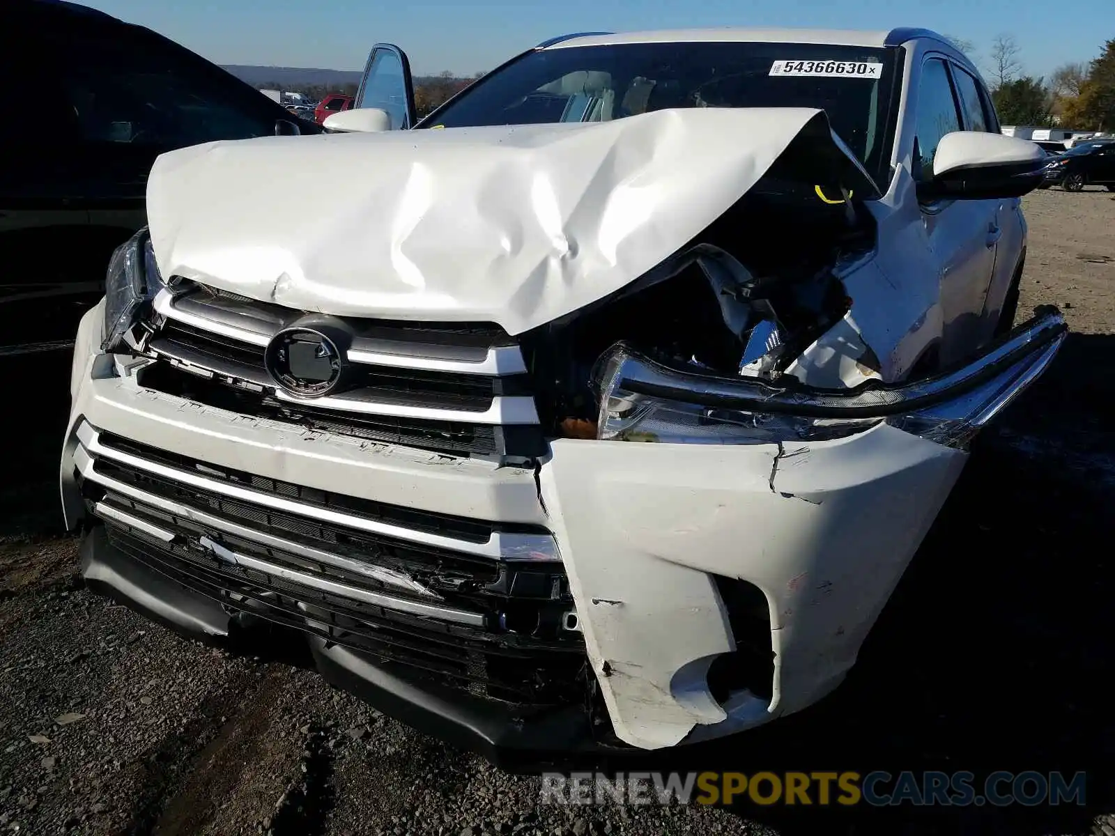 9 Photograph of a damaged car 5TDJZRFH6KS628446 TOYOTA HIGHLANDER 2019