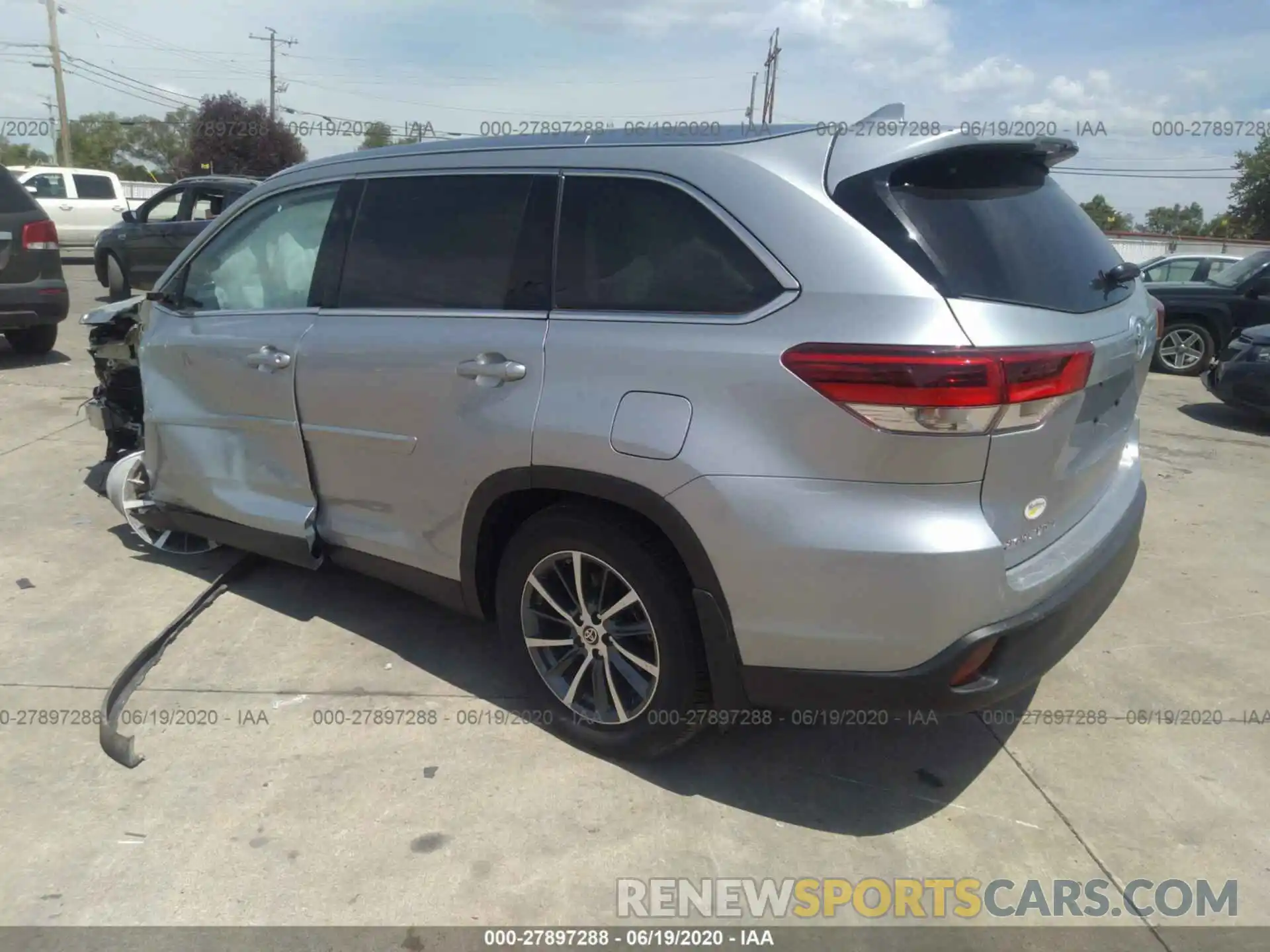 3 Photograph of a damaged car 5TDJZRFH6KS628785 TOYOTA HIGHLANDER 2019