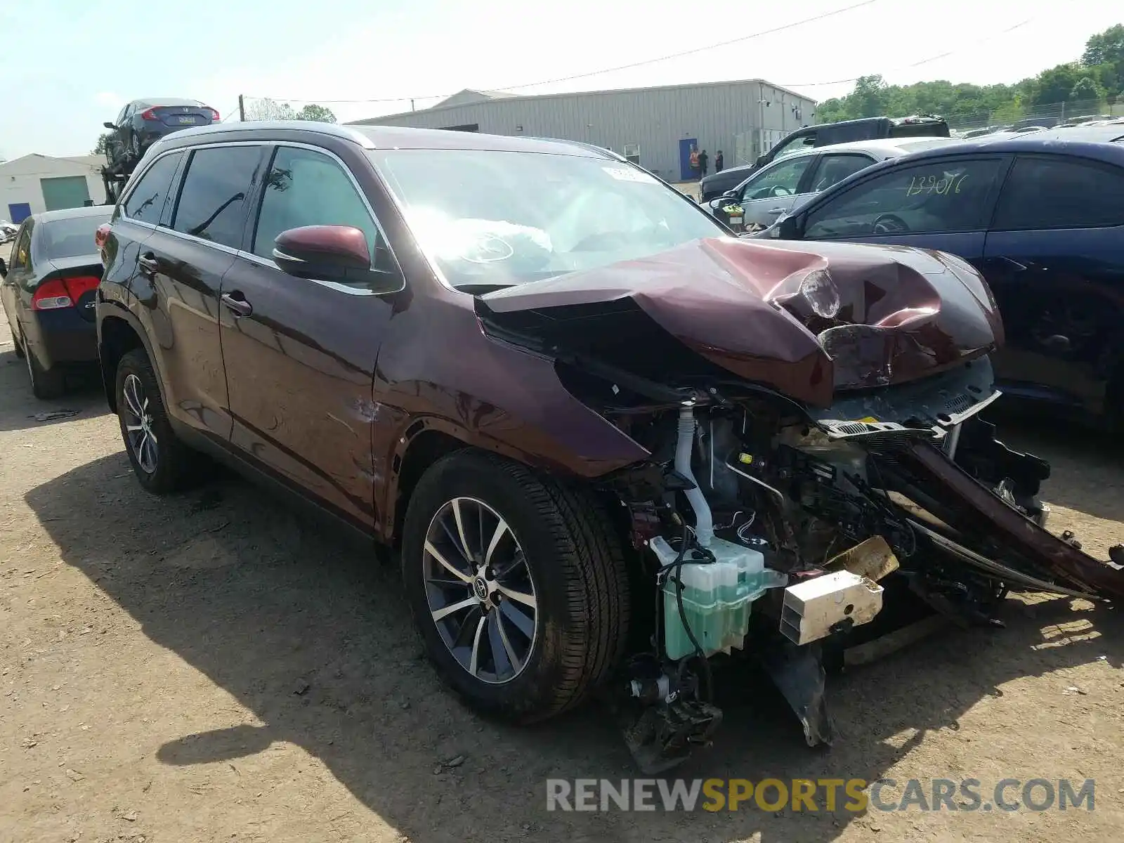 1 Photograph of a damaged car 5TDJZRFH6KS702271 TOYOTA HIGHLANDER 2019