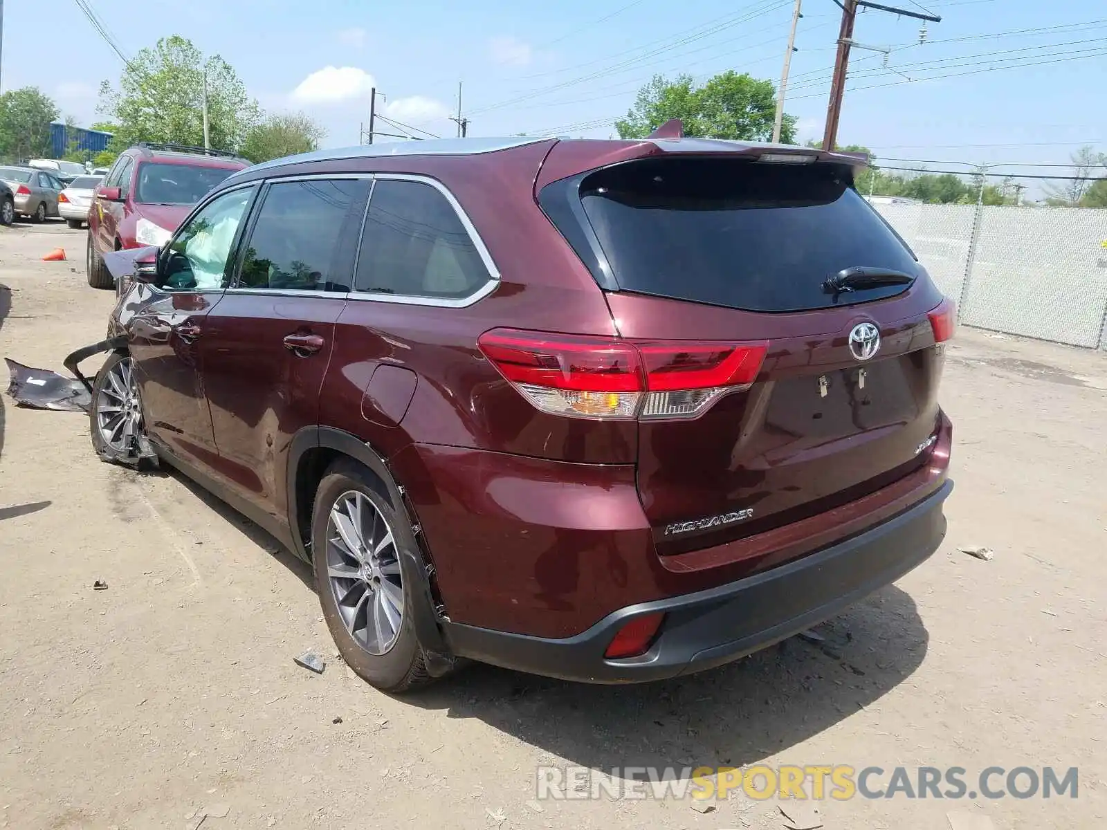 3 Photograph of a damaged car 5TDJZRFH6KS702271 TOYOTA HIGHLANDER 2019