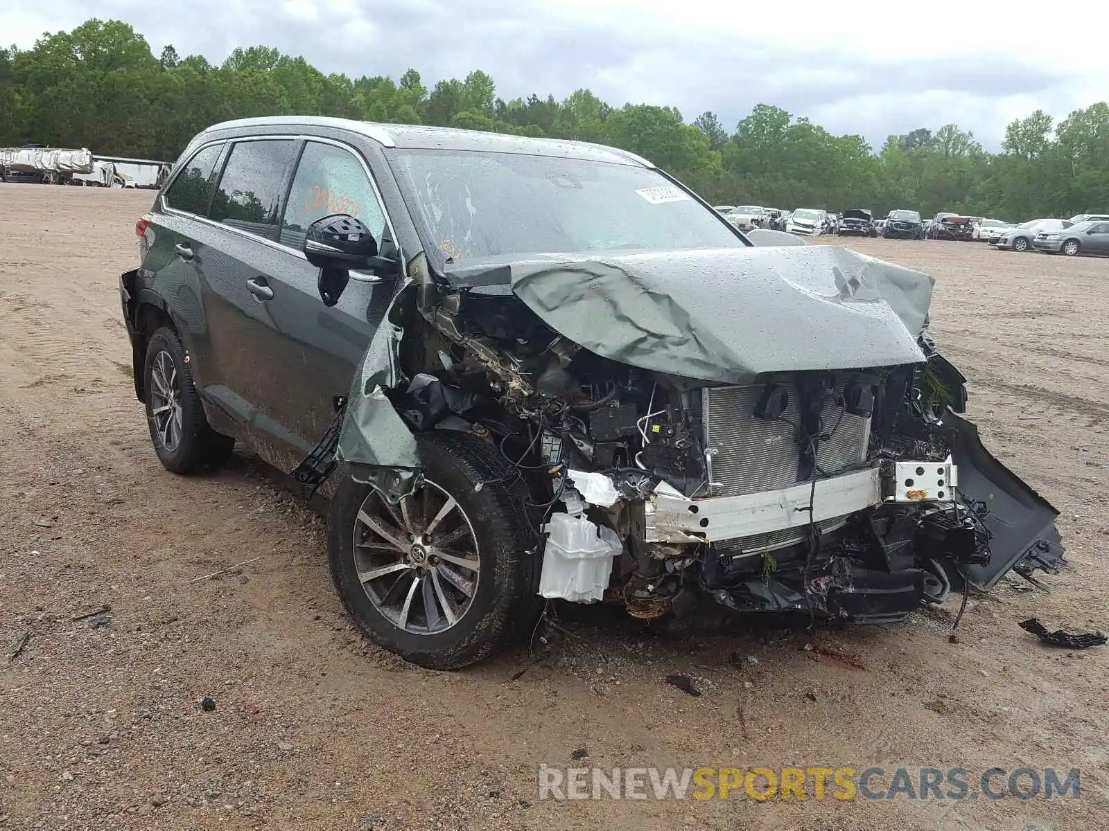 1 Photograph of a damaged car 5TDJZRFH6KS702545 TOYOTA HIGHLANDER 2019