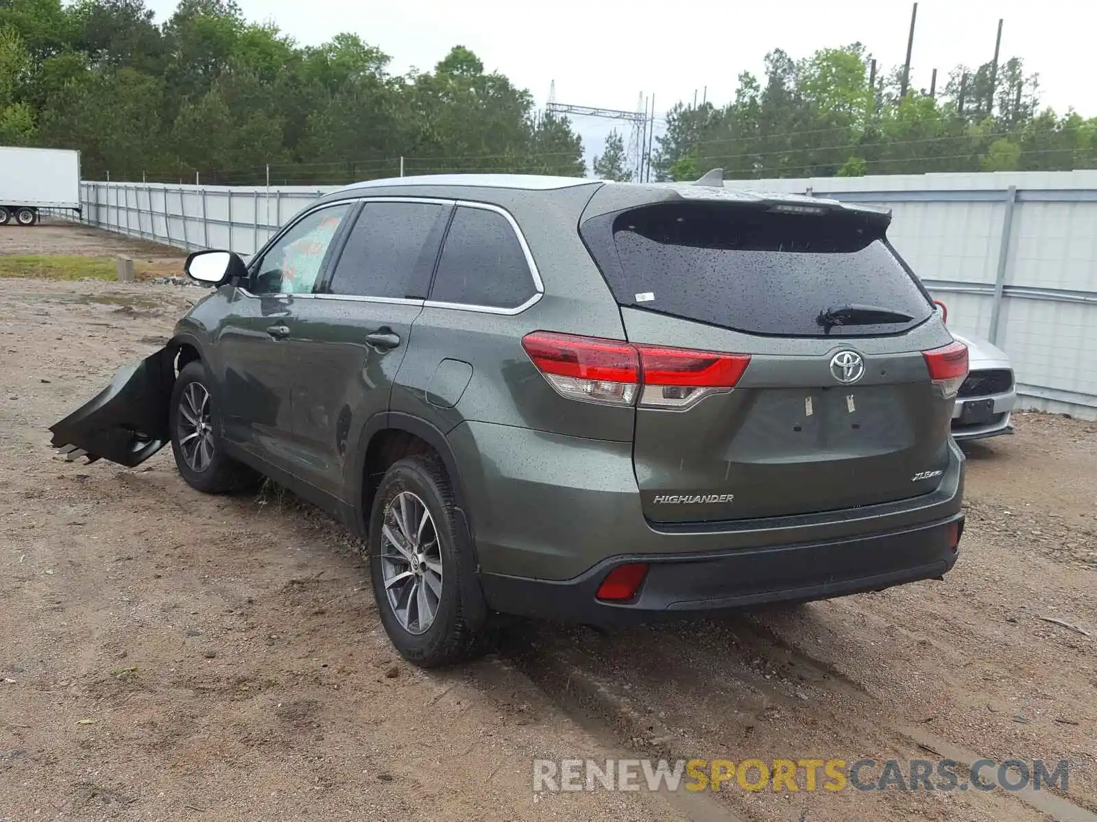 3 Photograph of a damaged car 5TDJZRFH6KS702545 TOYOTA HIGHLANDER 2019