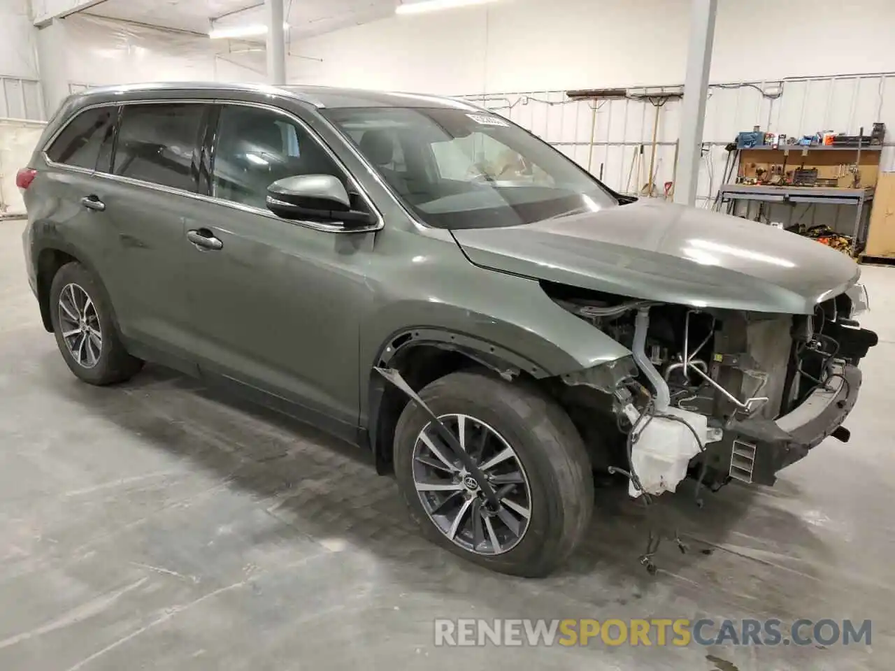 4 Photograph of a damaged car 5TDJZRFH6KS703159 TOYOTA HIGHLANDER 2019