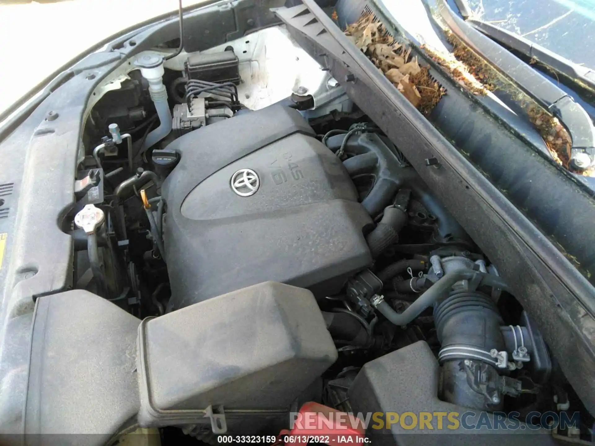 10 Photograph of a damaged car 5TDJZRFH6KS704828 TOYOTA HIGHLANDER 2019