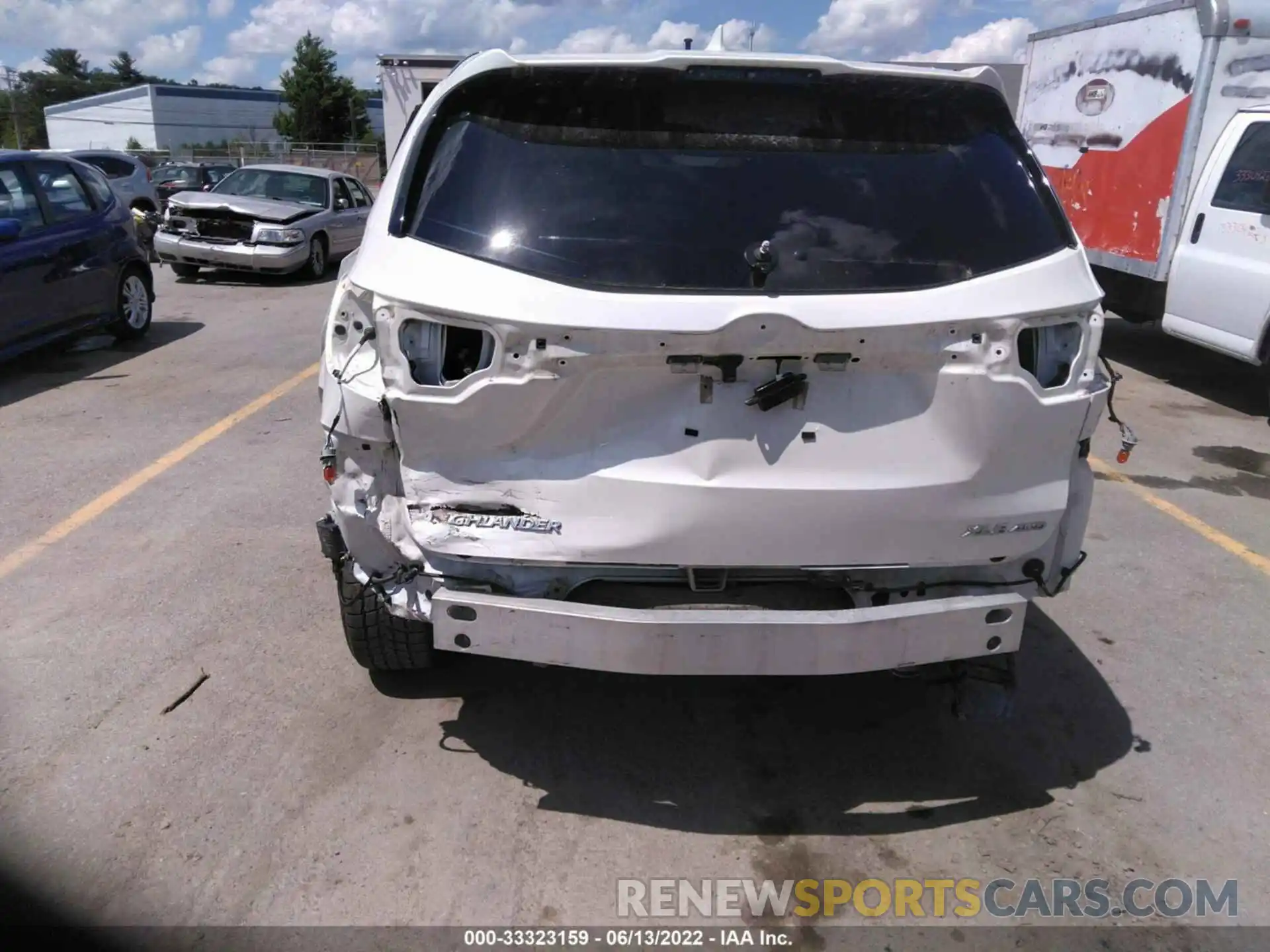 6 Photograph of a damaged car 5TDJZRFH6KS704828 TOYOTA HIGHLANDER 2019