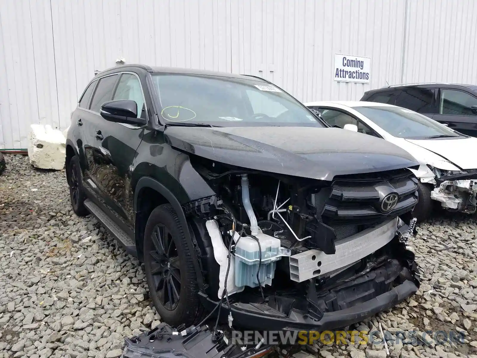 1 Photograph of a damaged car 5TDJZRFH6KS704893 TOYOTA HIGHLANDER 2019