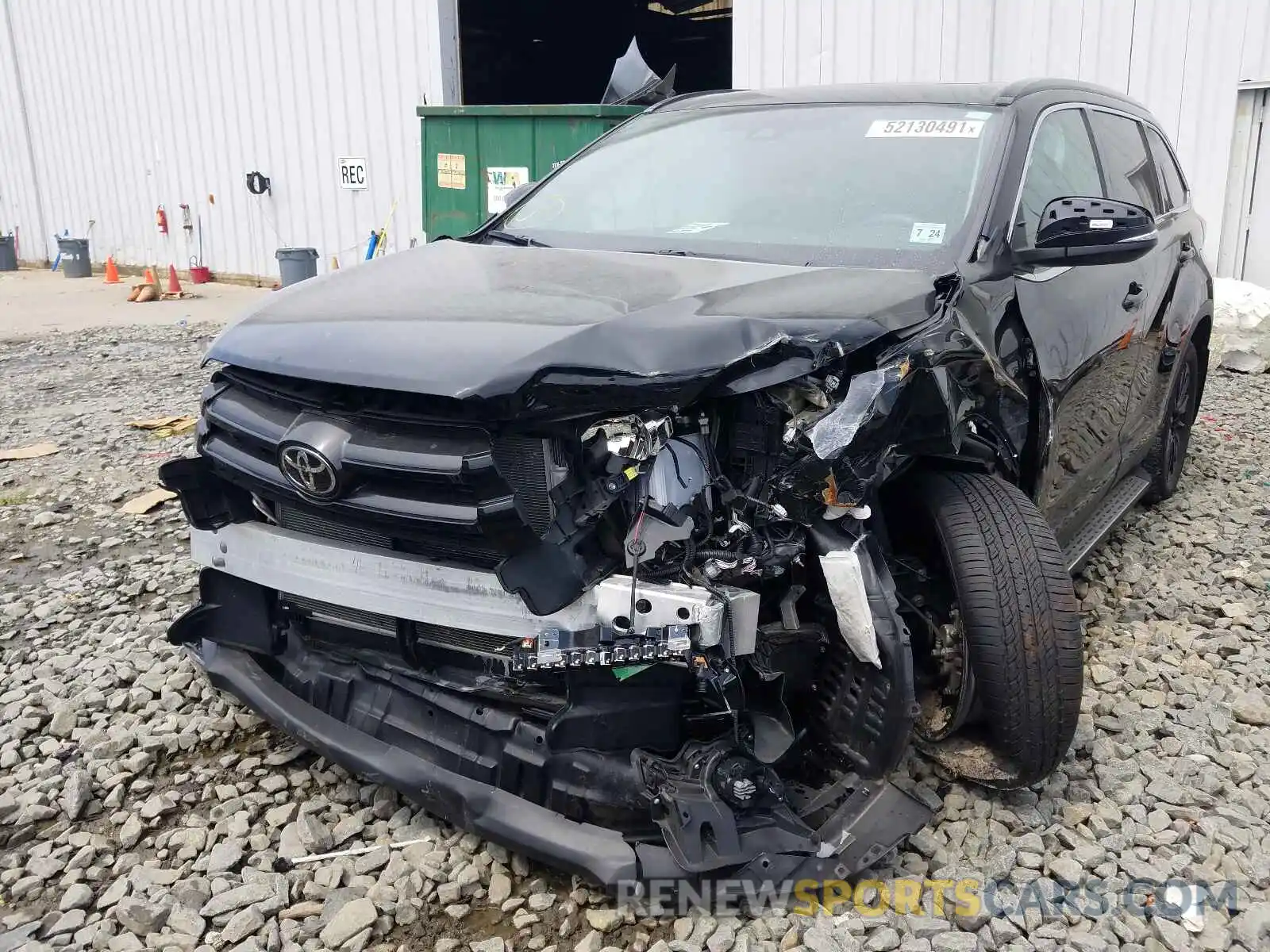 2 Photograph of a damaged car 5TDJZRFH6KS704893 TOYOTA HIGHLANDER 2019