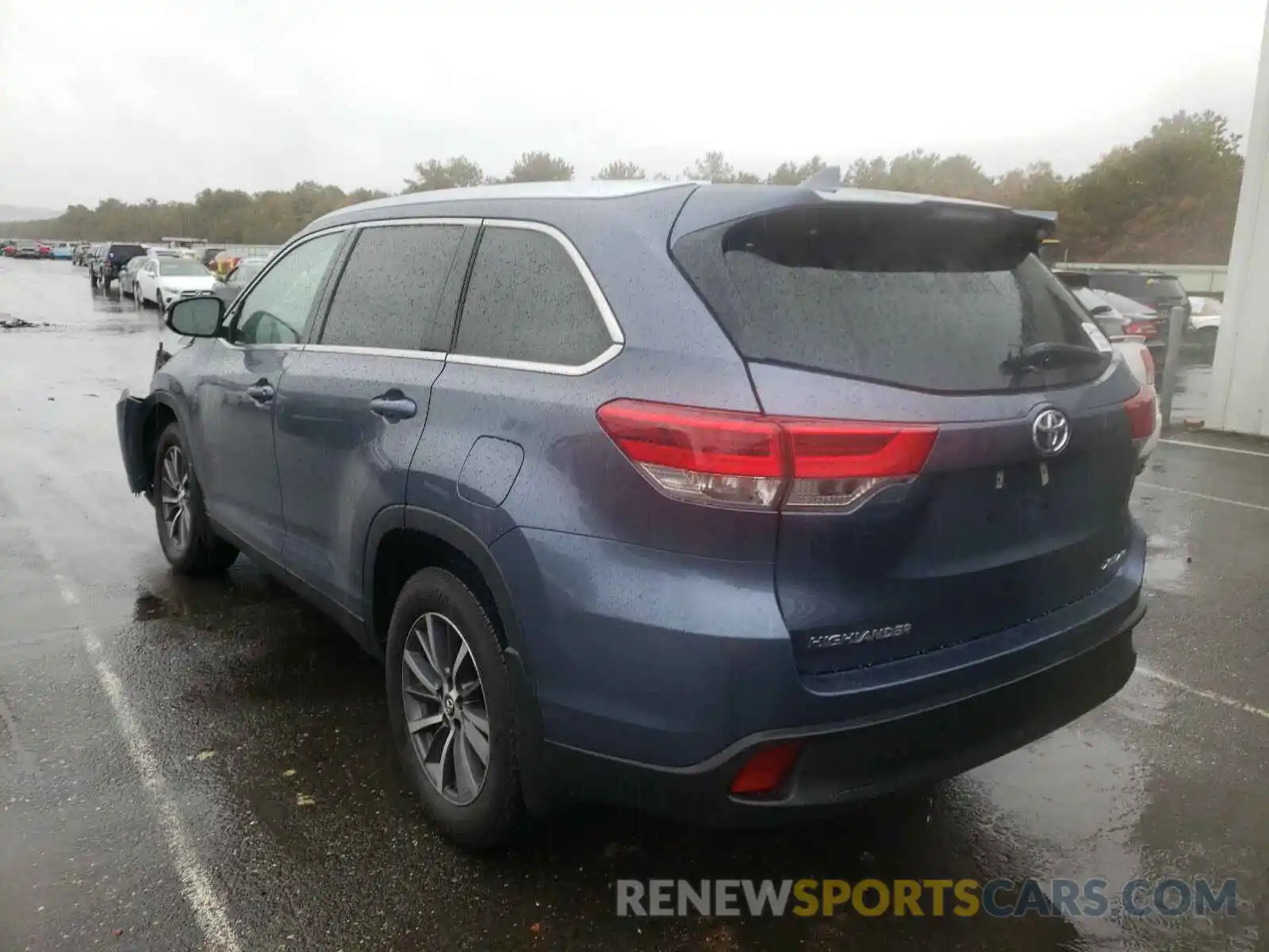 3 Photograph of a damaged car 5TDJZRFH6KS709012 TOYOTA HIGHLANDER 2019