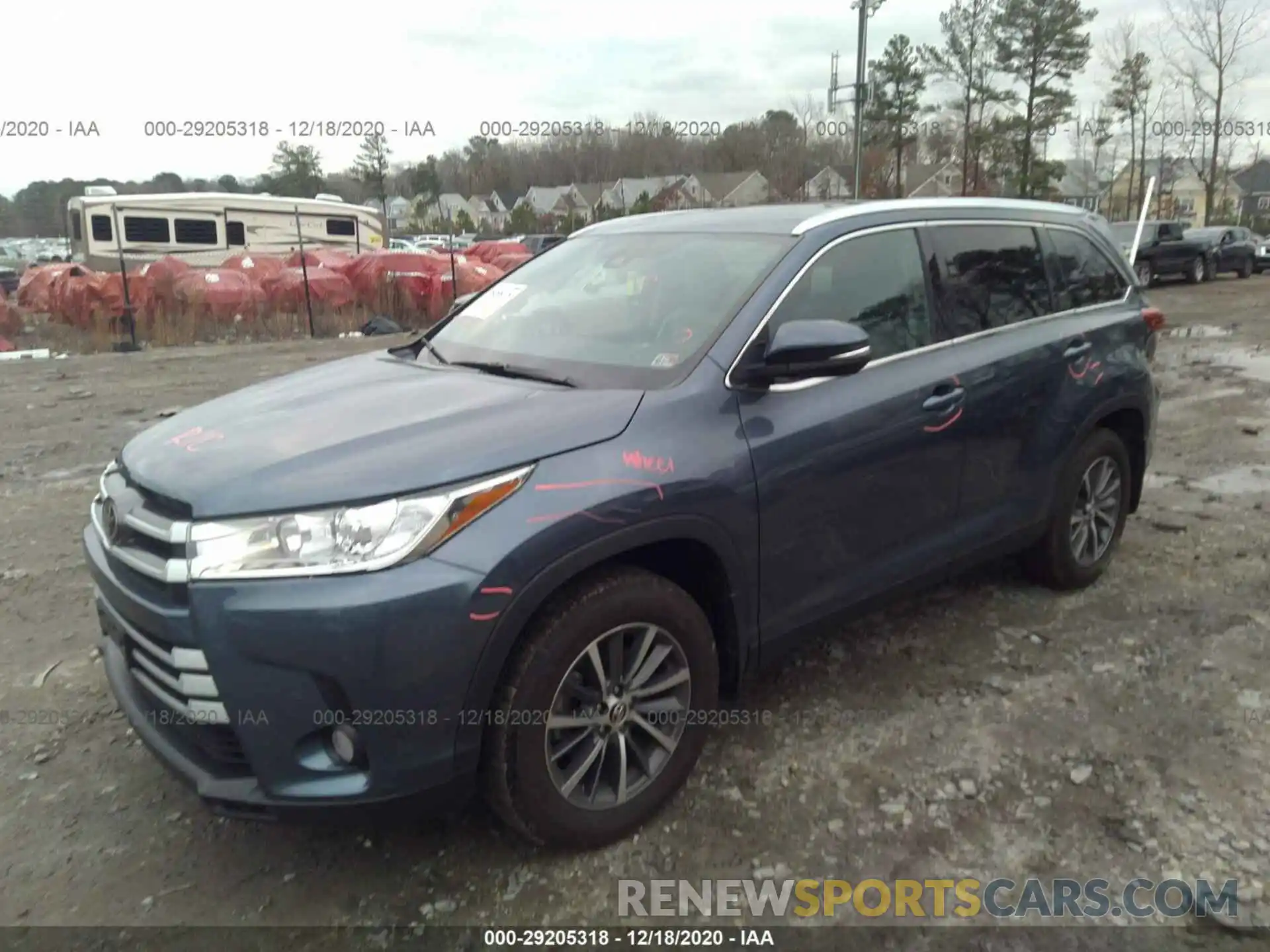 2 Photograph of a damaged car 5TDJZRFH6KS709219 TOYOTA HIGHLANDER 2019